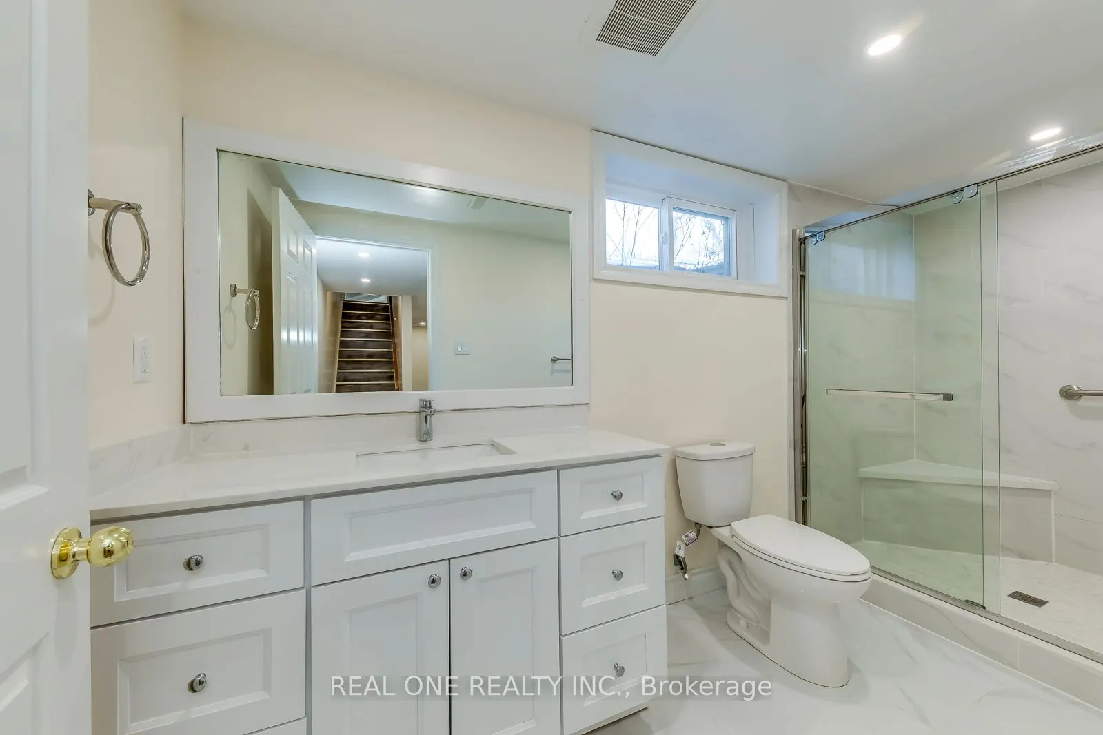1585 Crombie Road