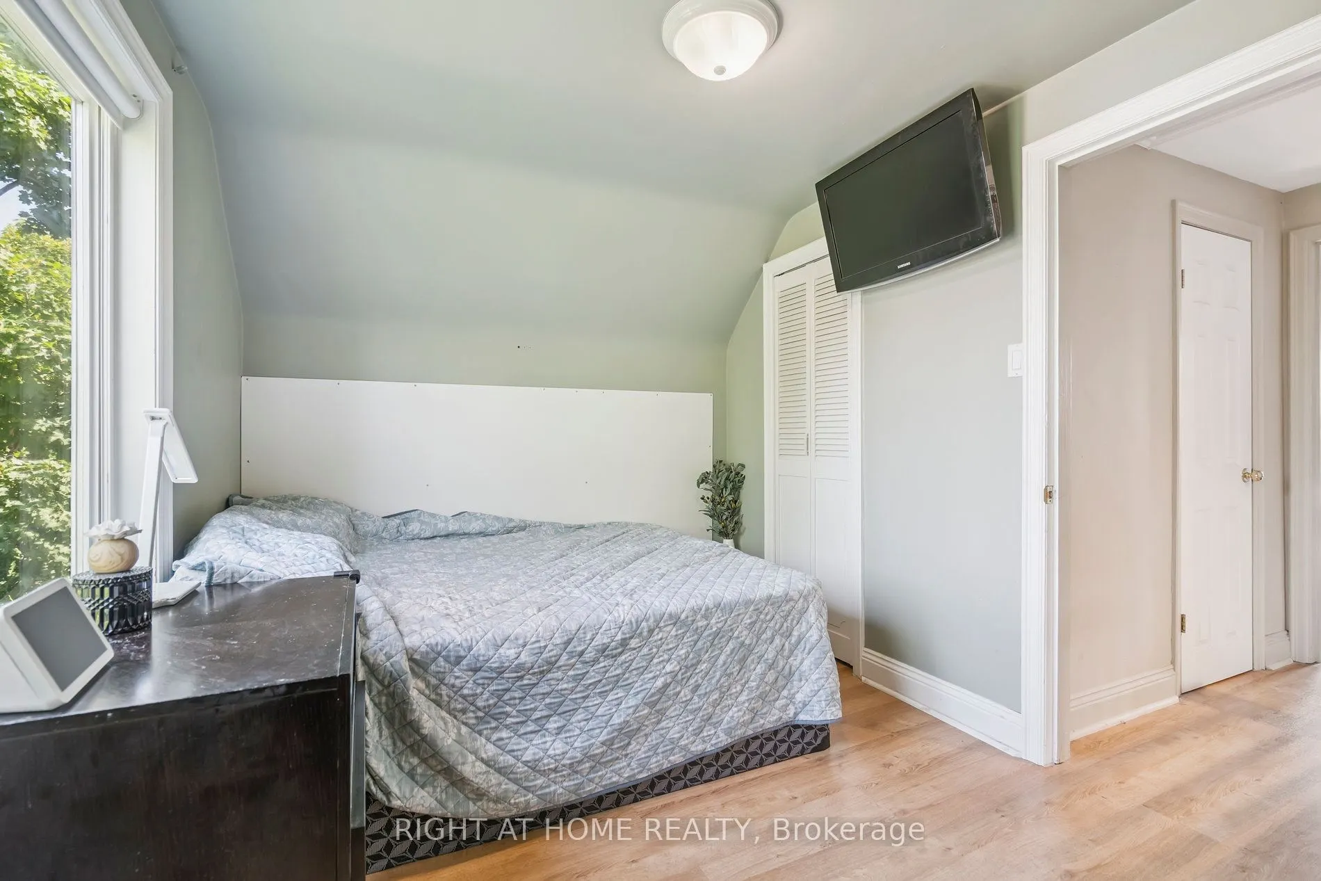 2343 Mountainside Drive