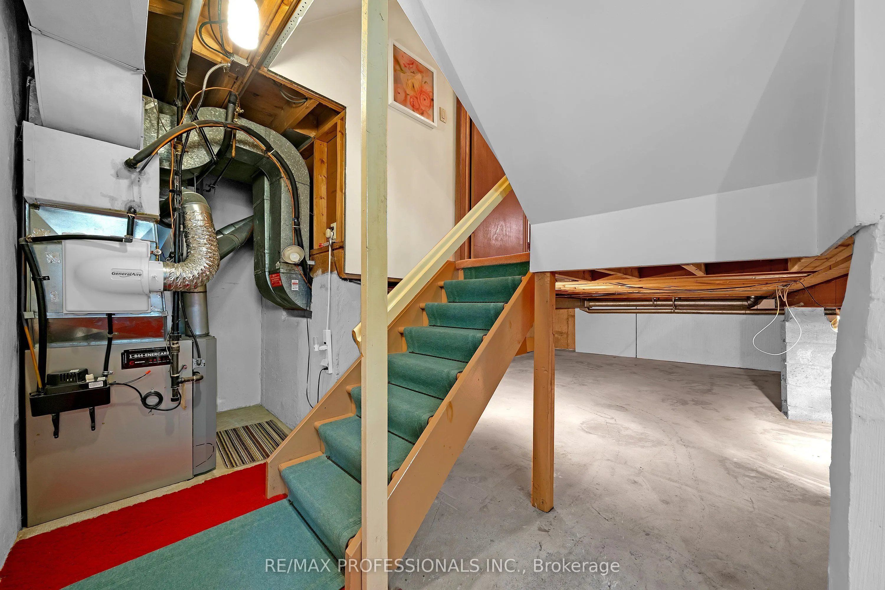 1877 Silverberry Crescent