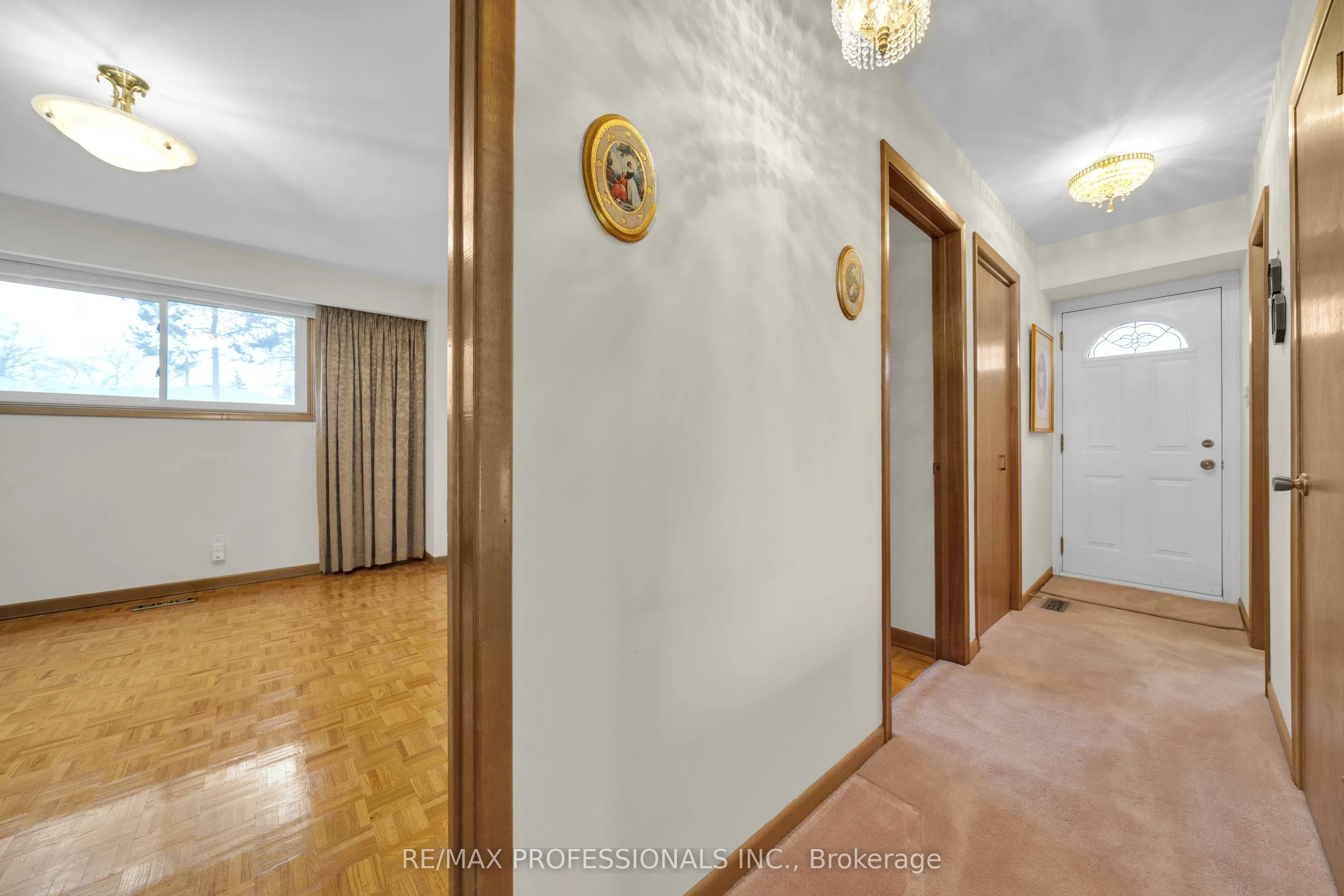 1877 Silverberry Crescent