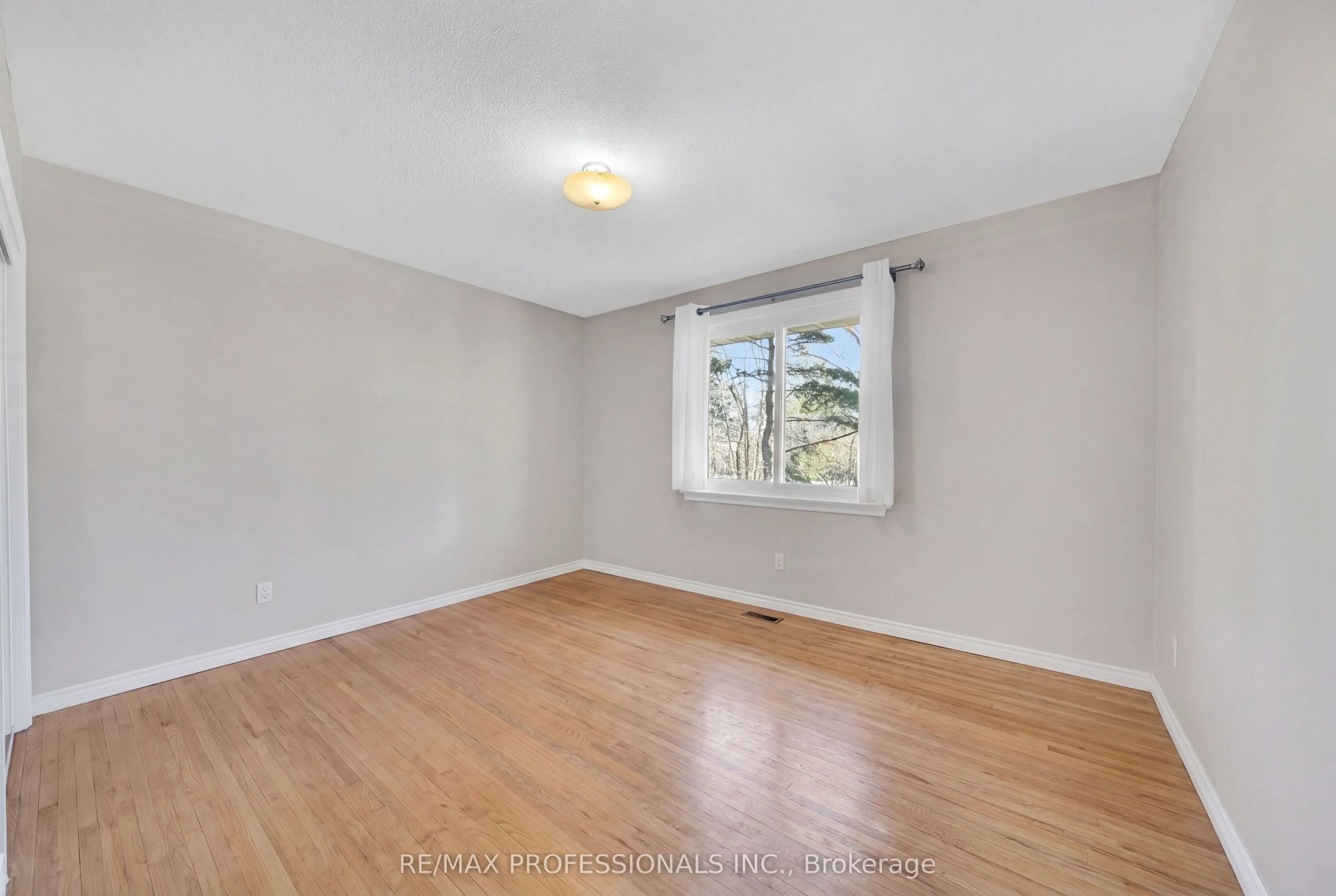508 Vanessa Crescent