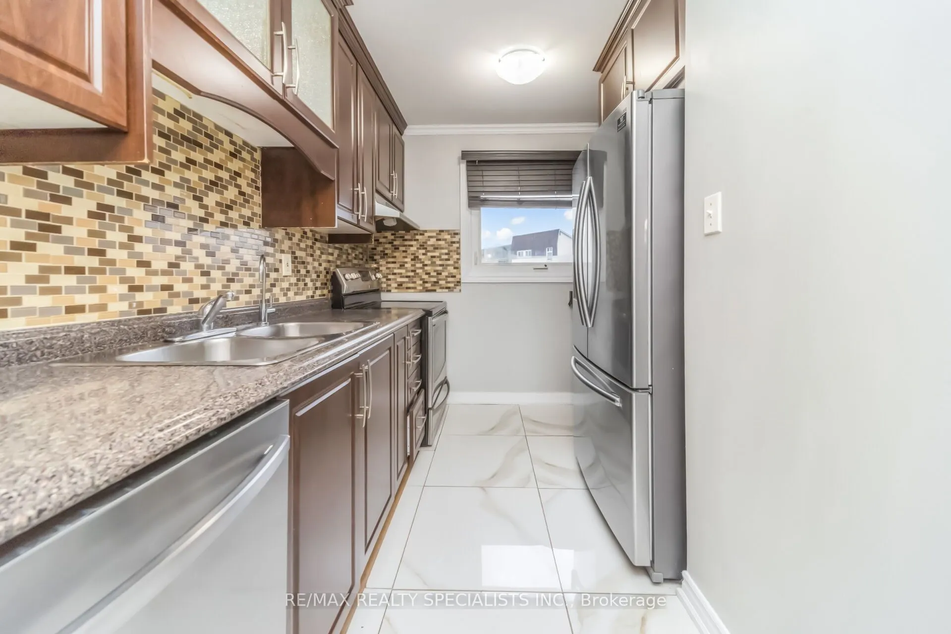 8 Grantbrook Court