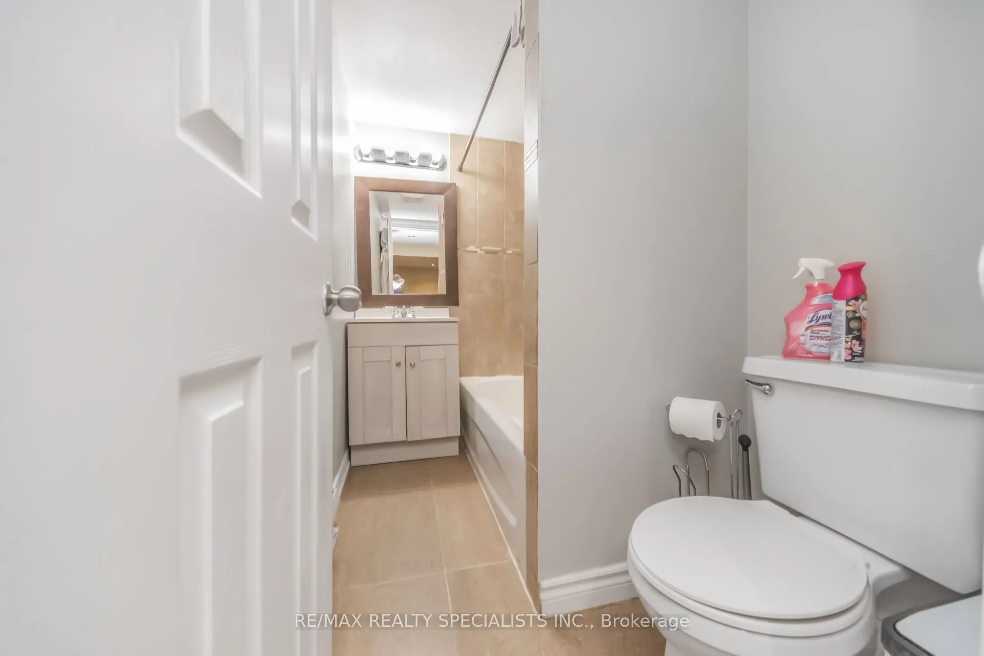 8 Grantbrook Court