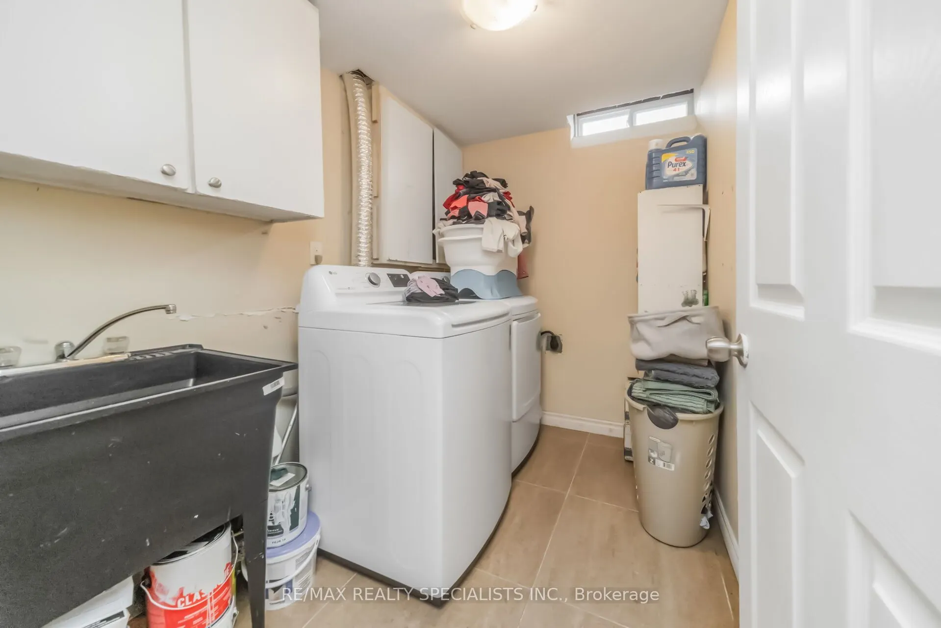8 Grantbrook Court