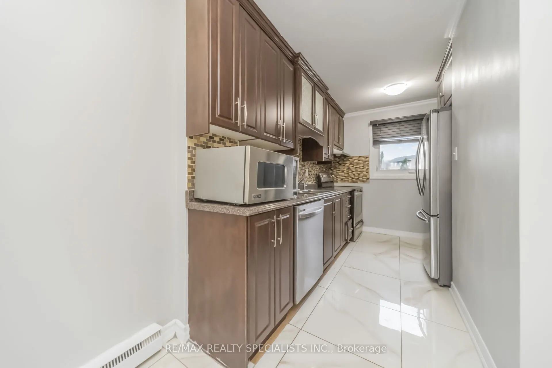 8 Grantbrook Court
