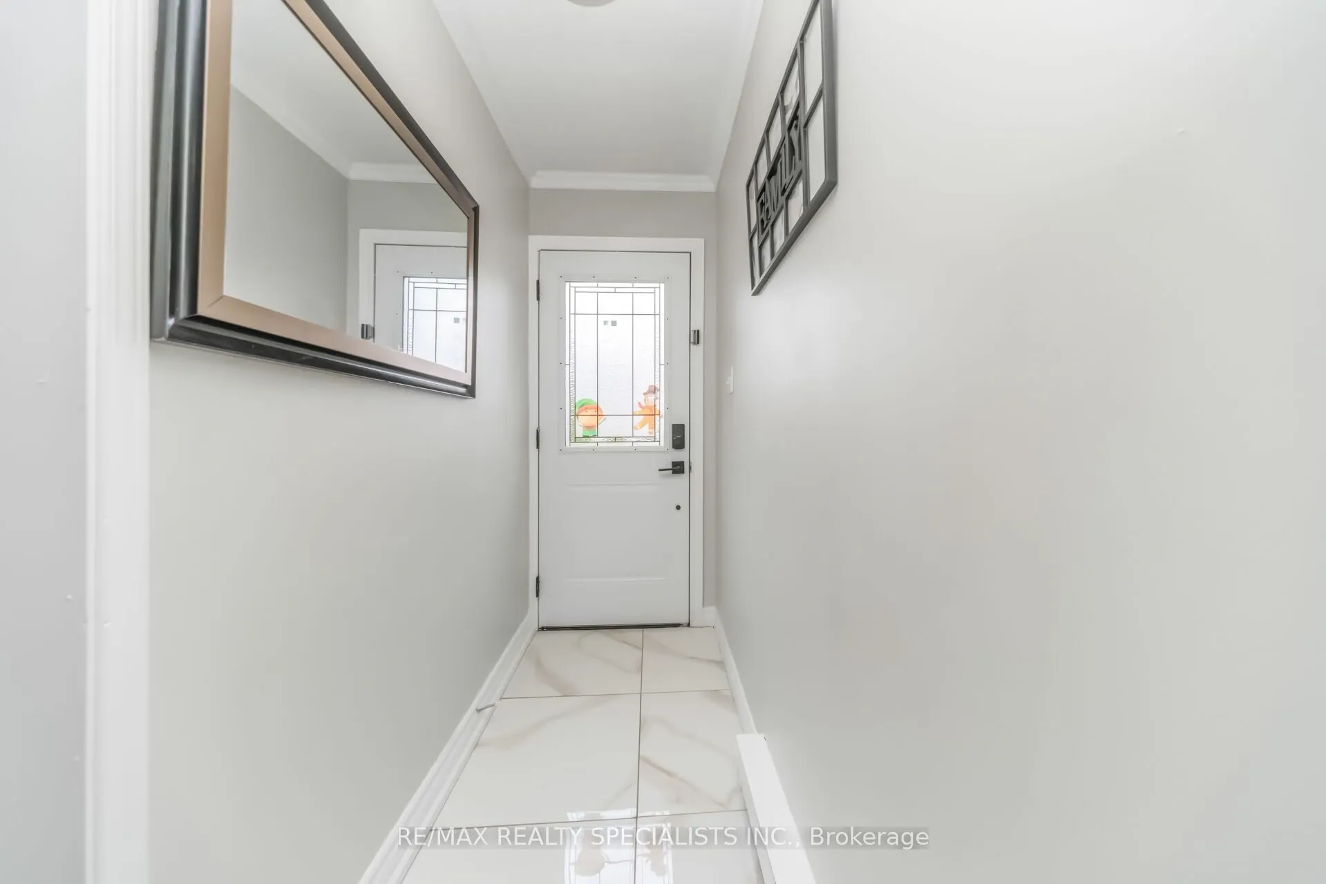8 Grantbrook Court