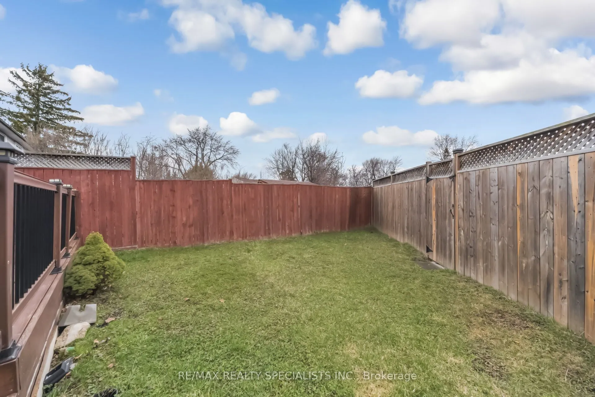 8 Grantbrook Court