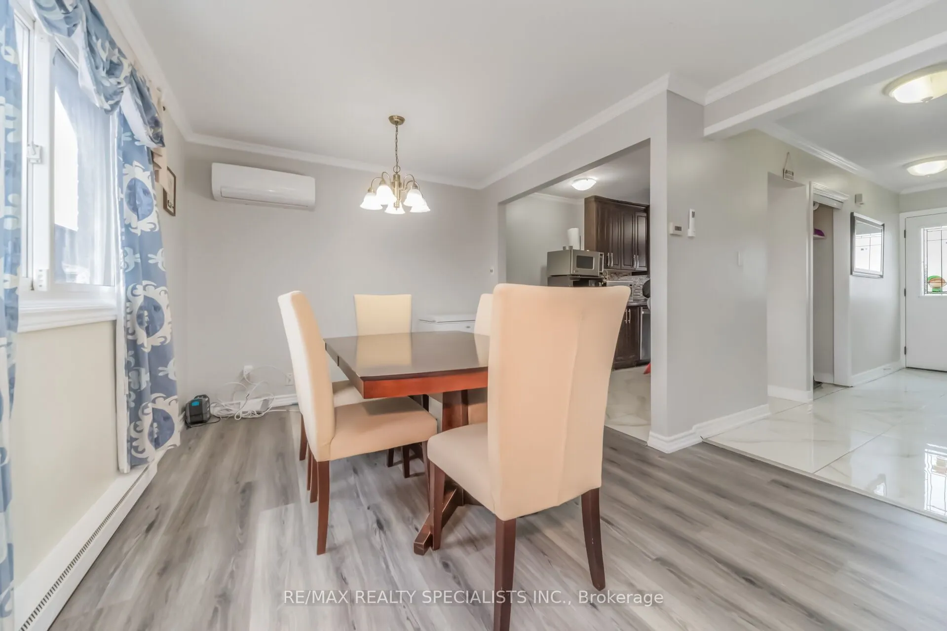 8 Grantbrook Court