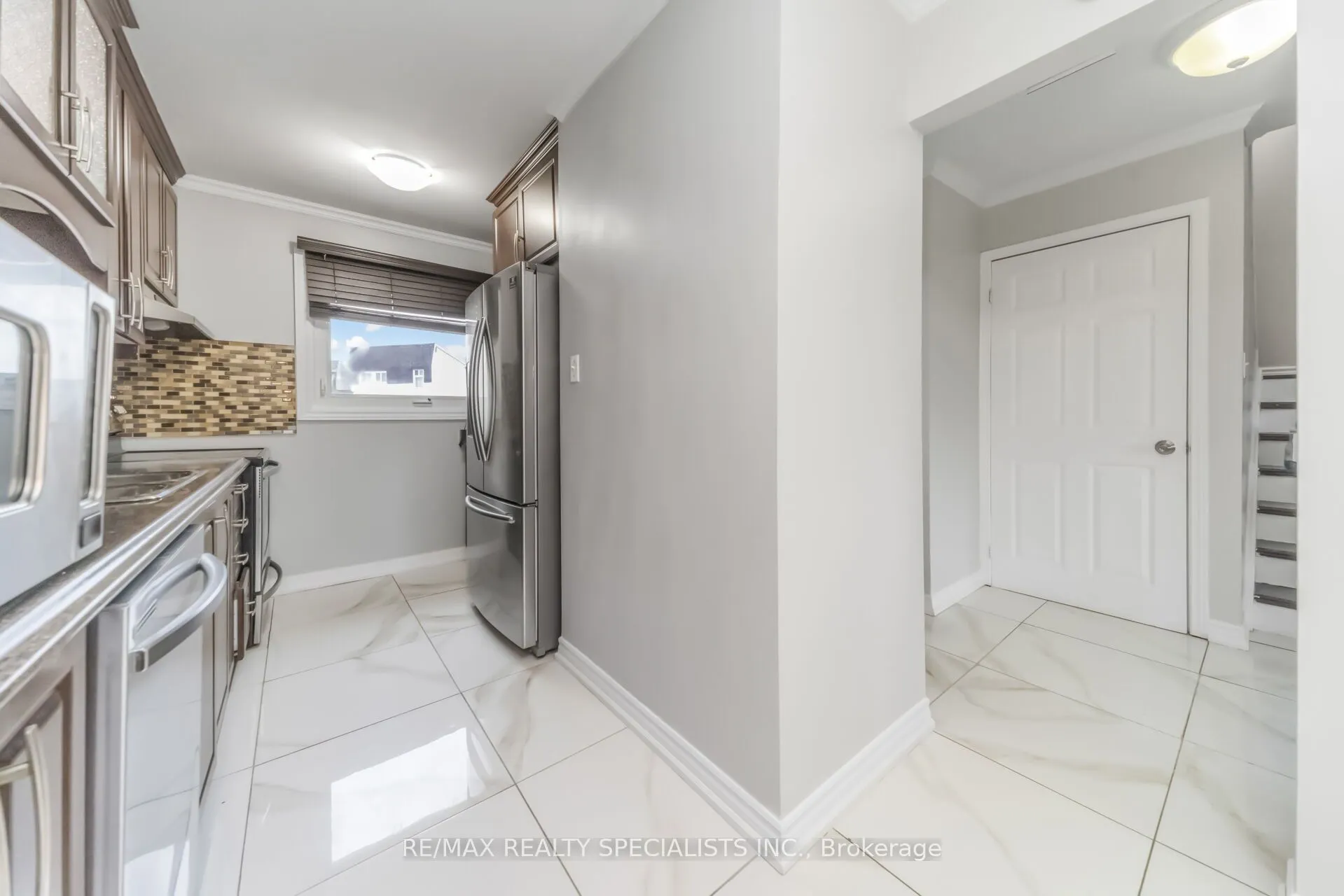 8 Grantbrook Court