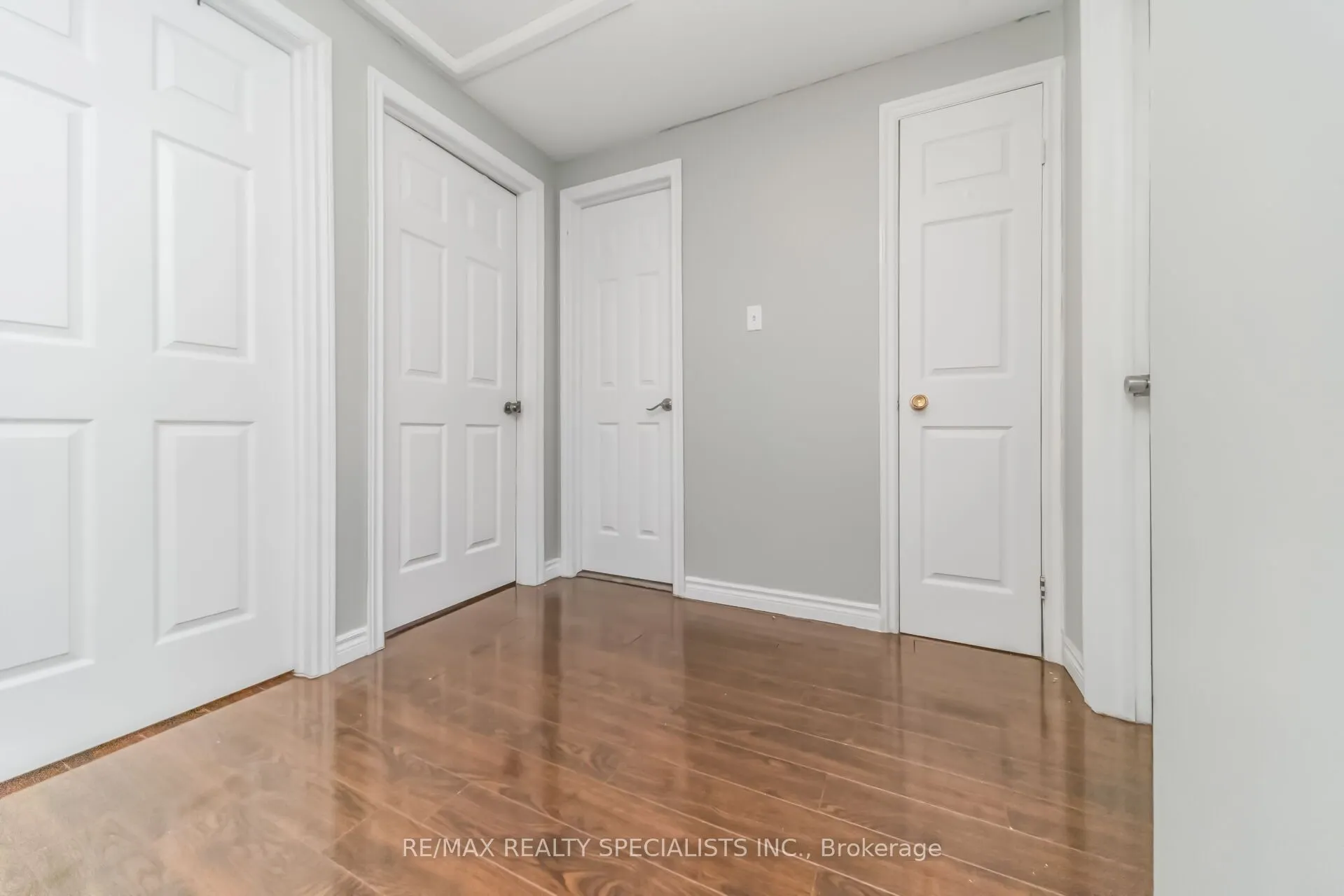 8 Grantbrook Court