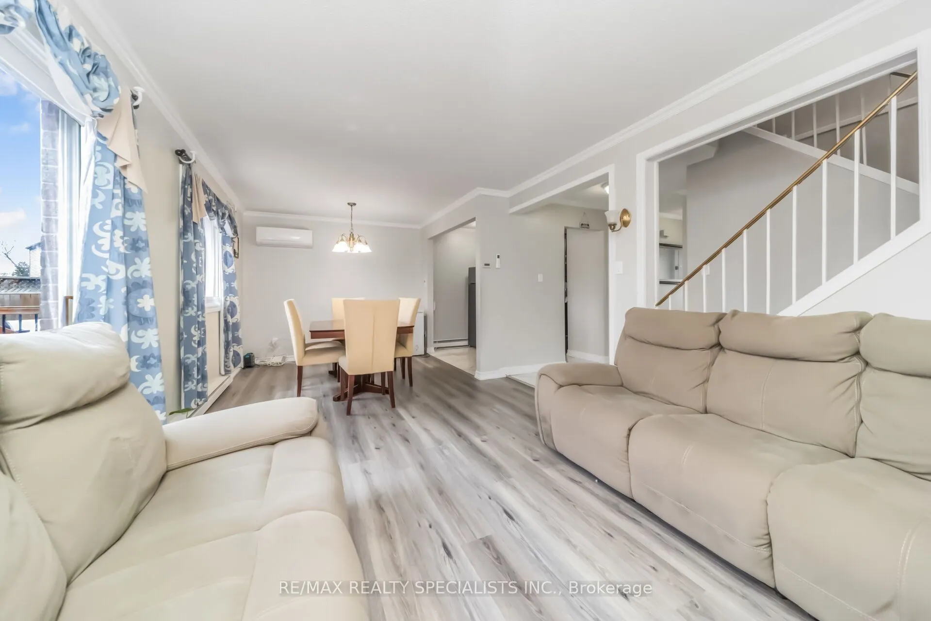 8 Grantbrook Court