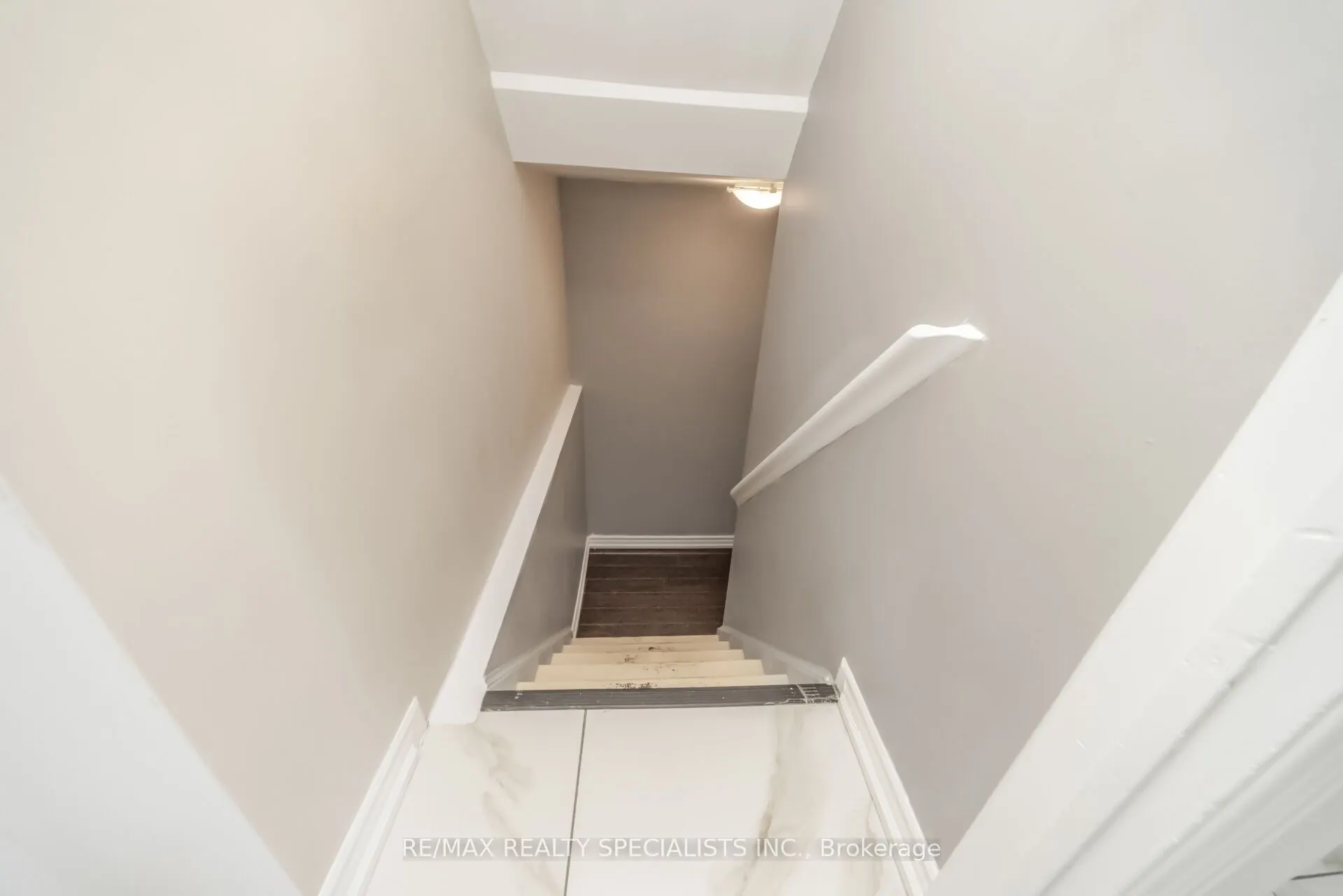 8 Grantbrook Court