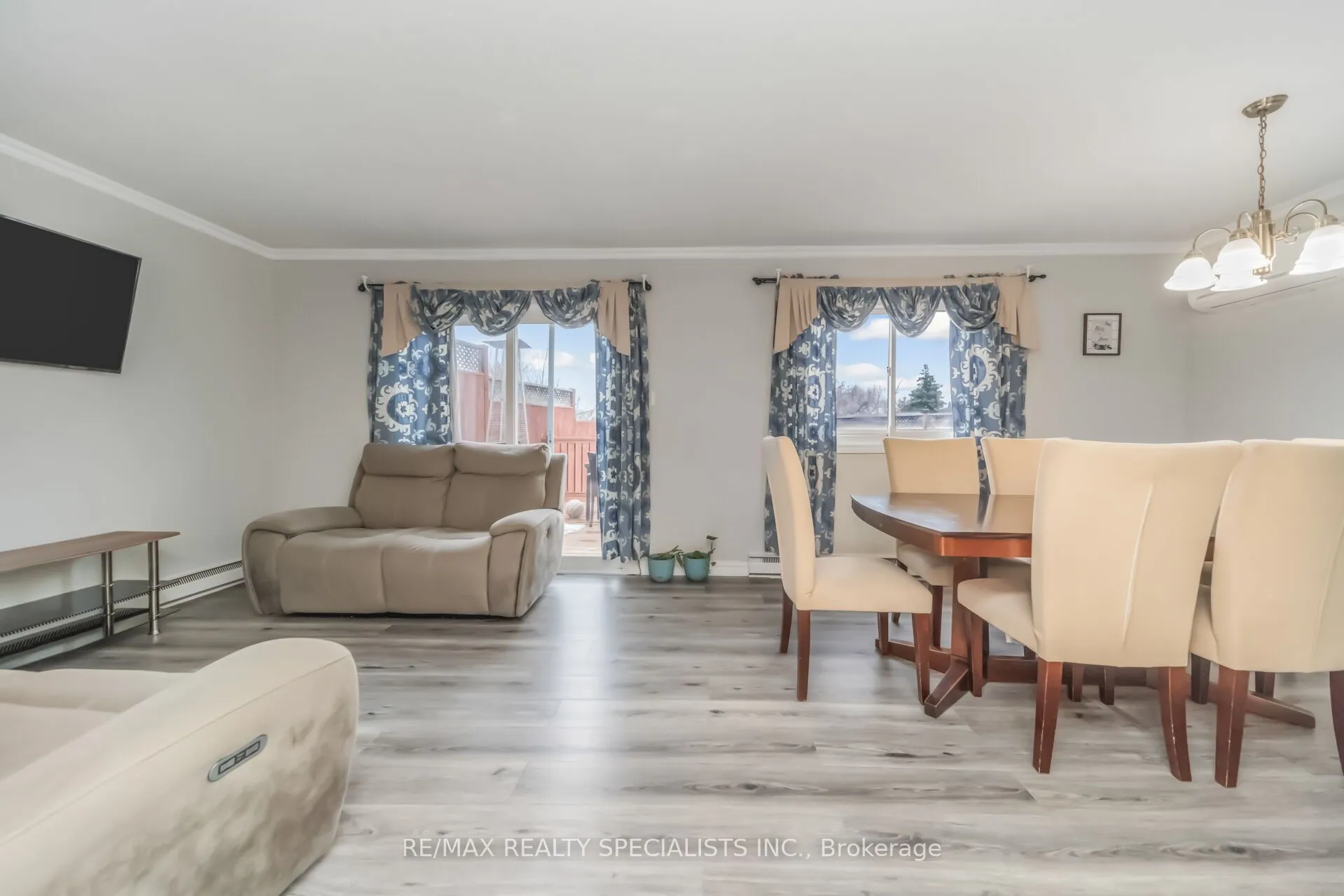 8 Grantbrook Court
