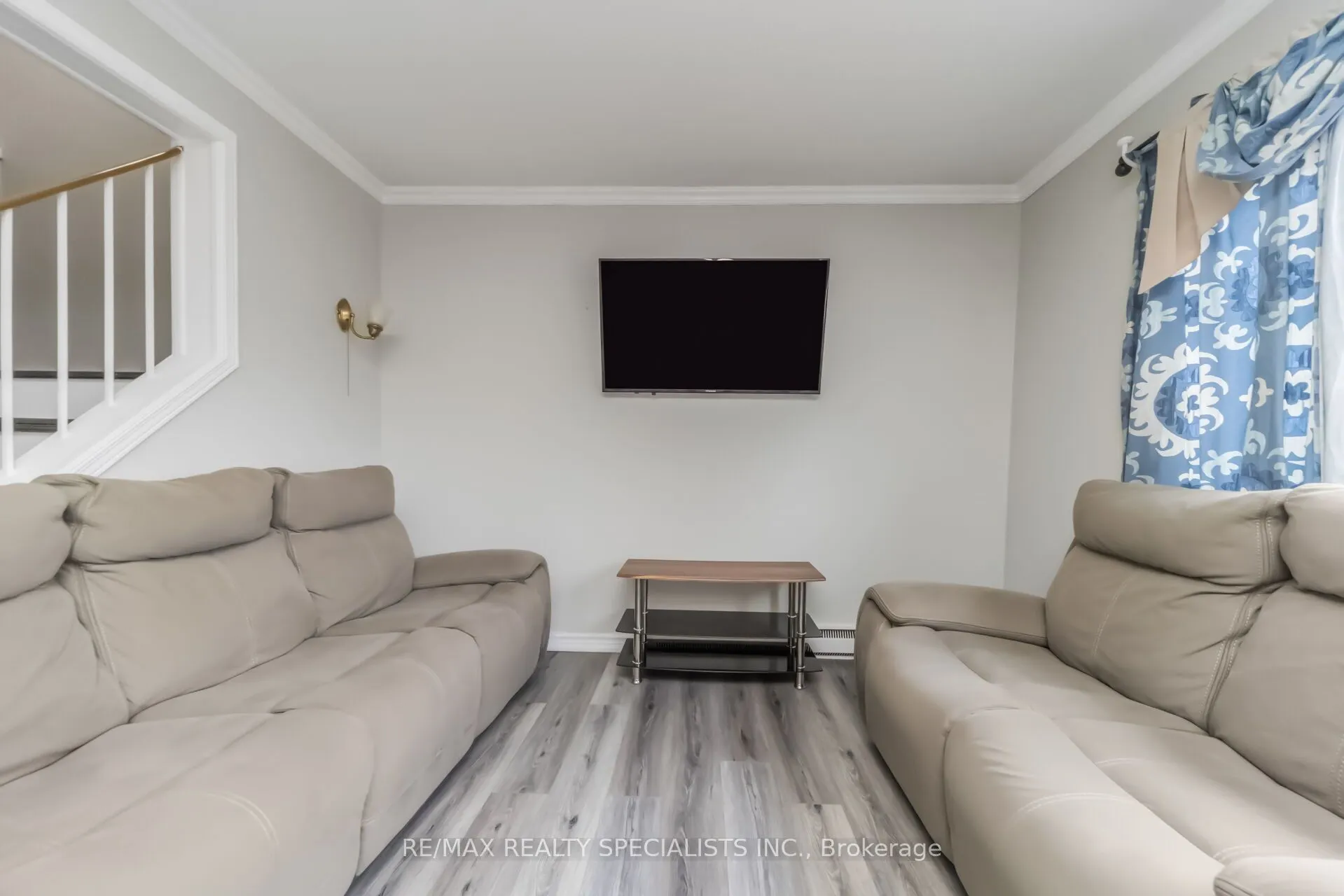 8 Grantbrook Court