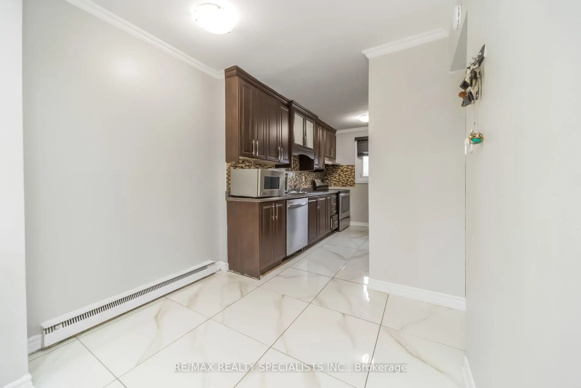 8 Grantbrook Court