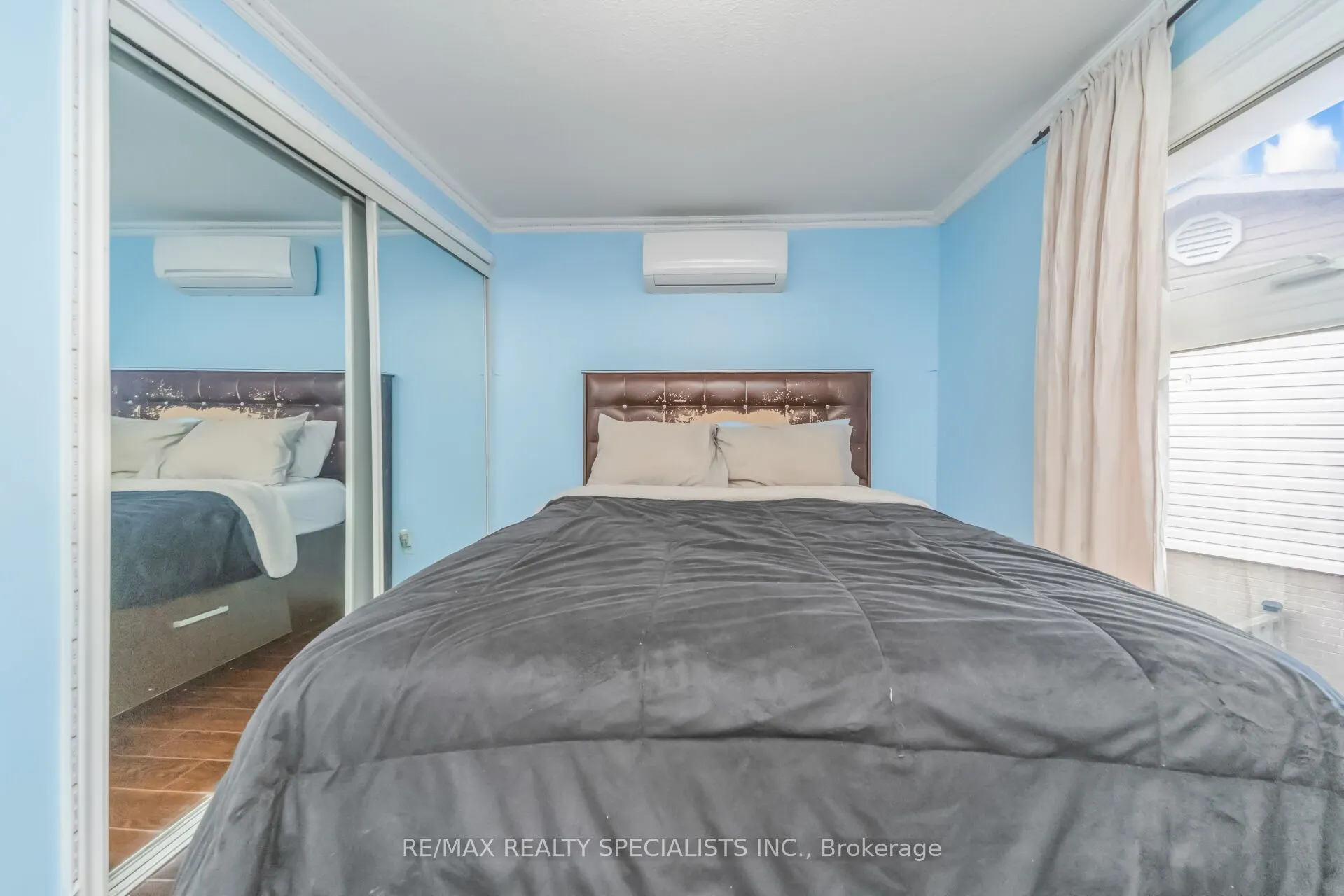 8 Grantbrook Court