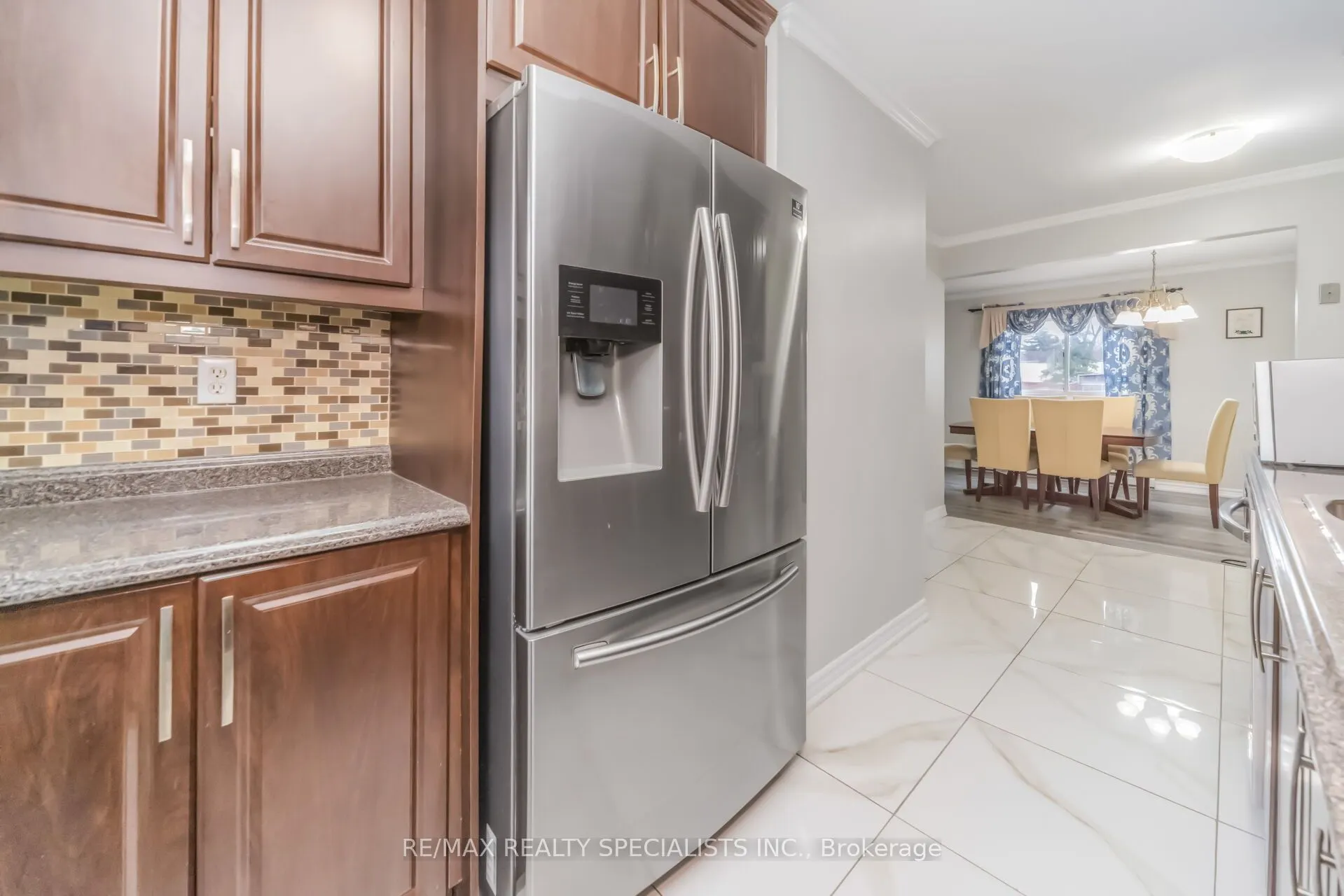 8 Grantbrook Court