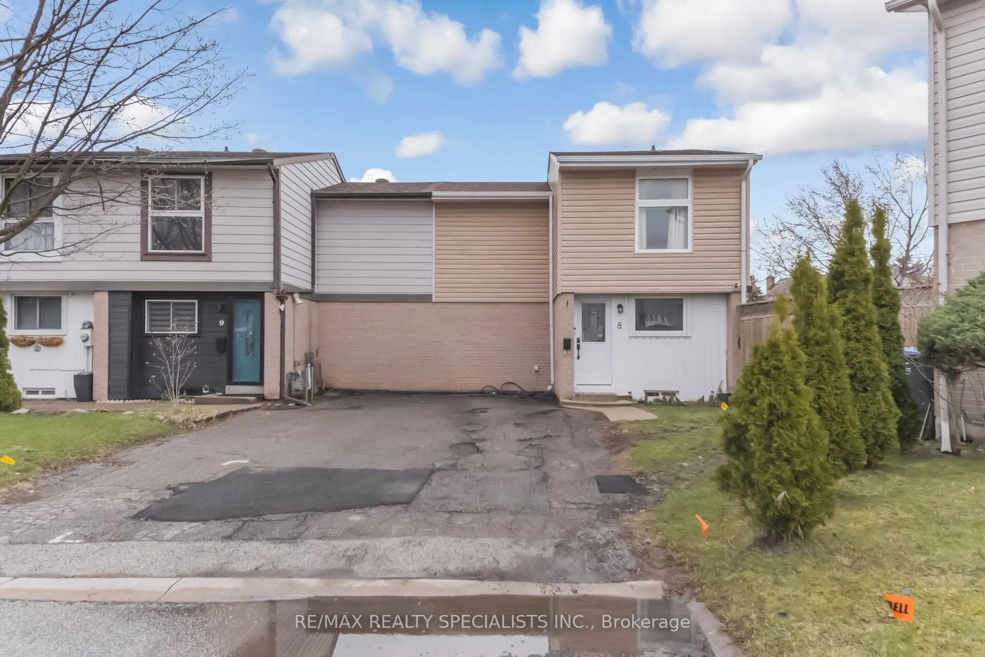 8 Grantbrook Court