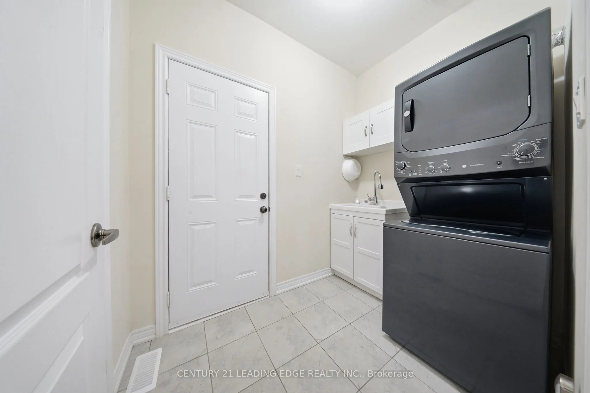 35 Lobelia Street #4