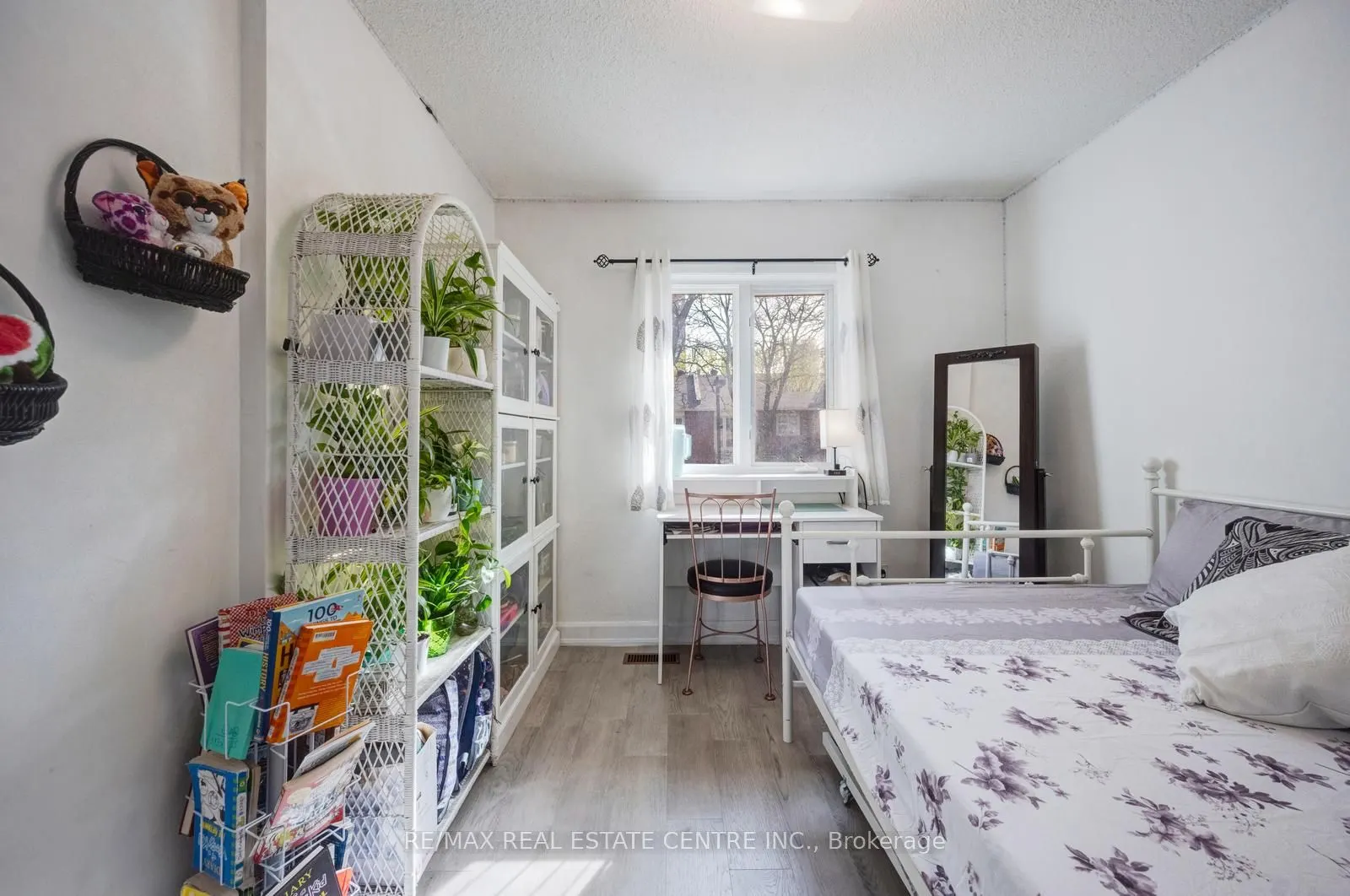 5020 Delaware Drive #25