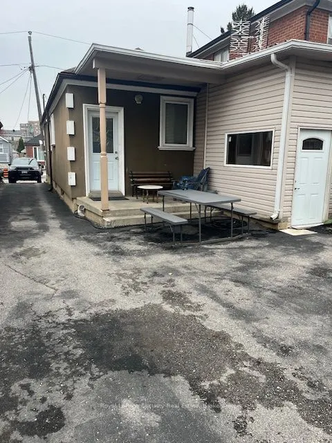 627 Caledonia Road