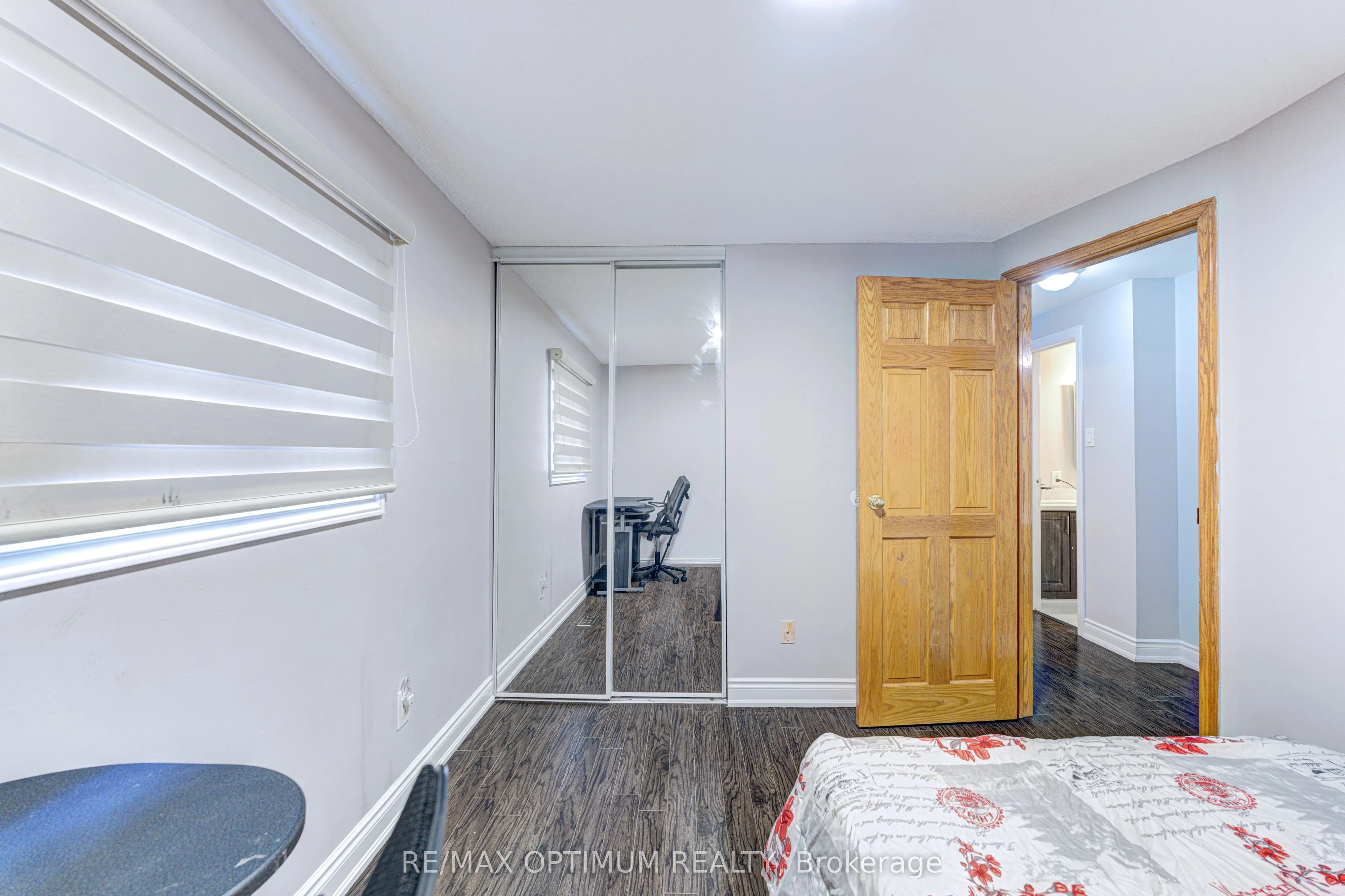 5 Roehampton Crescent