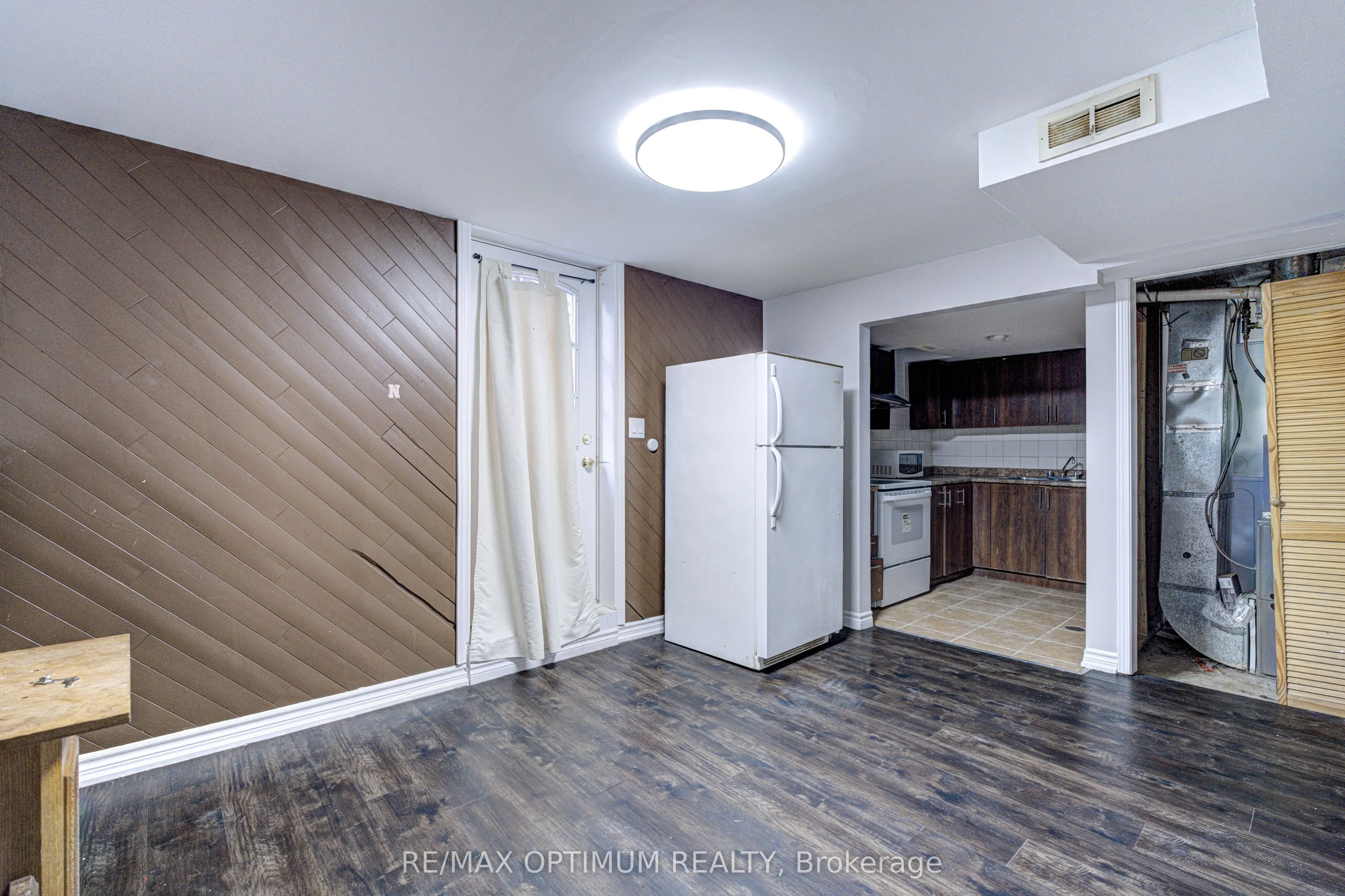 5 Roehampton Crescent