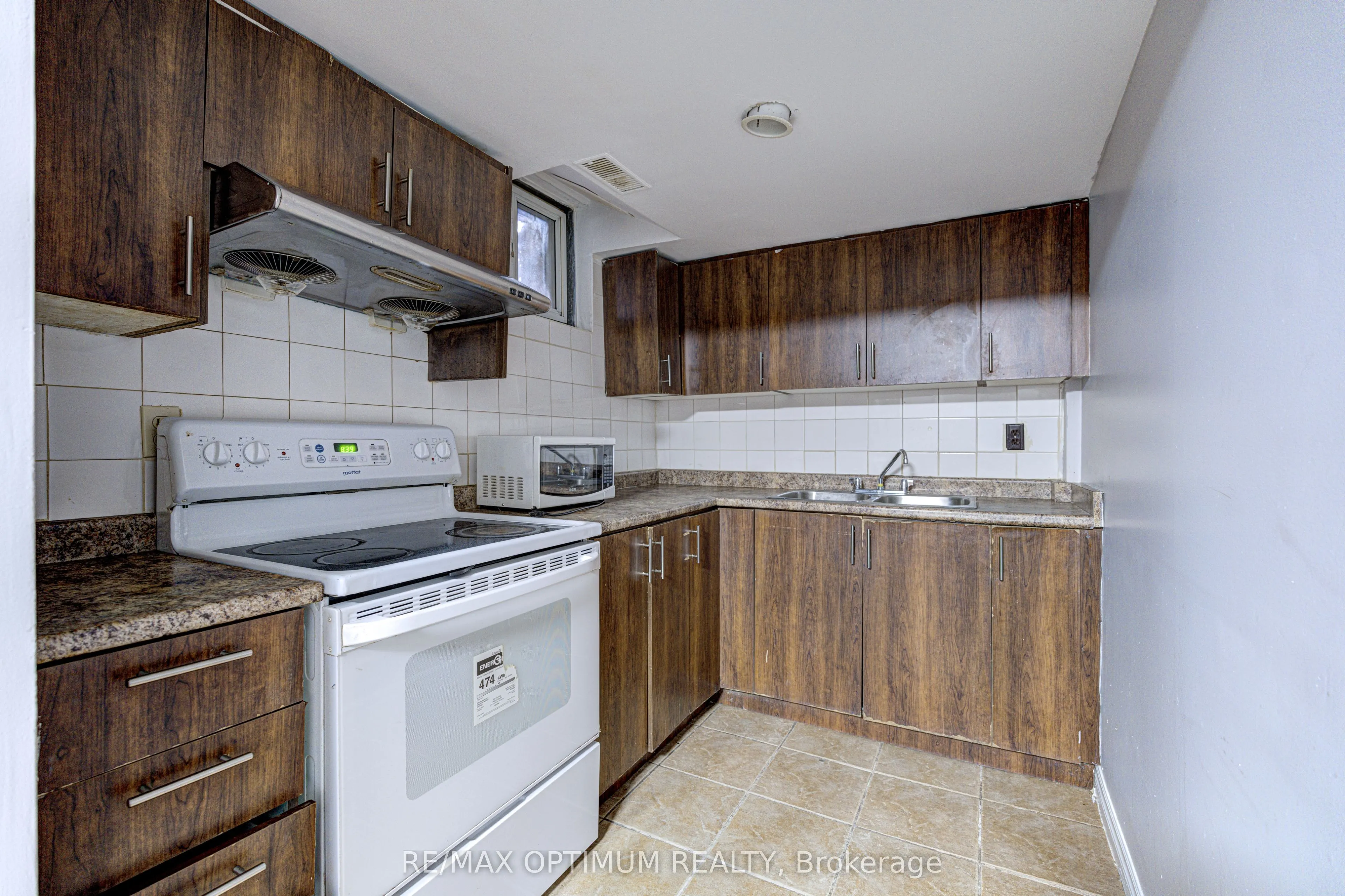 5 Roehampton Crescent