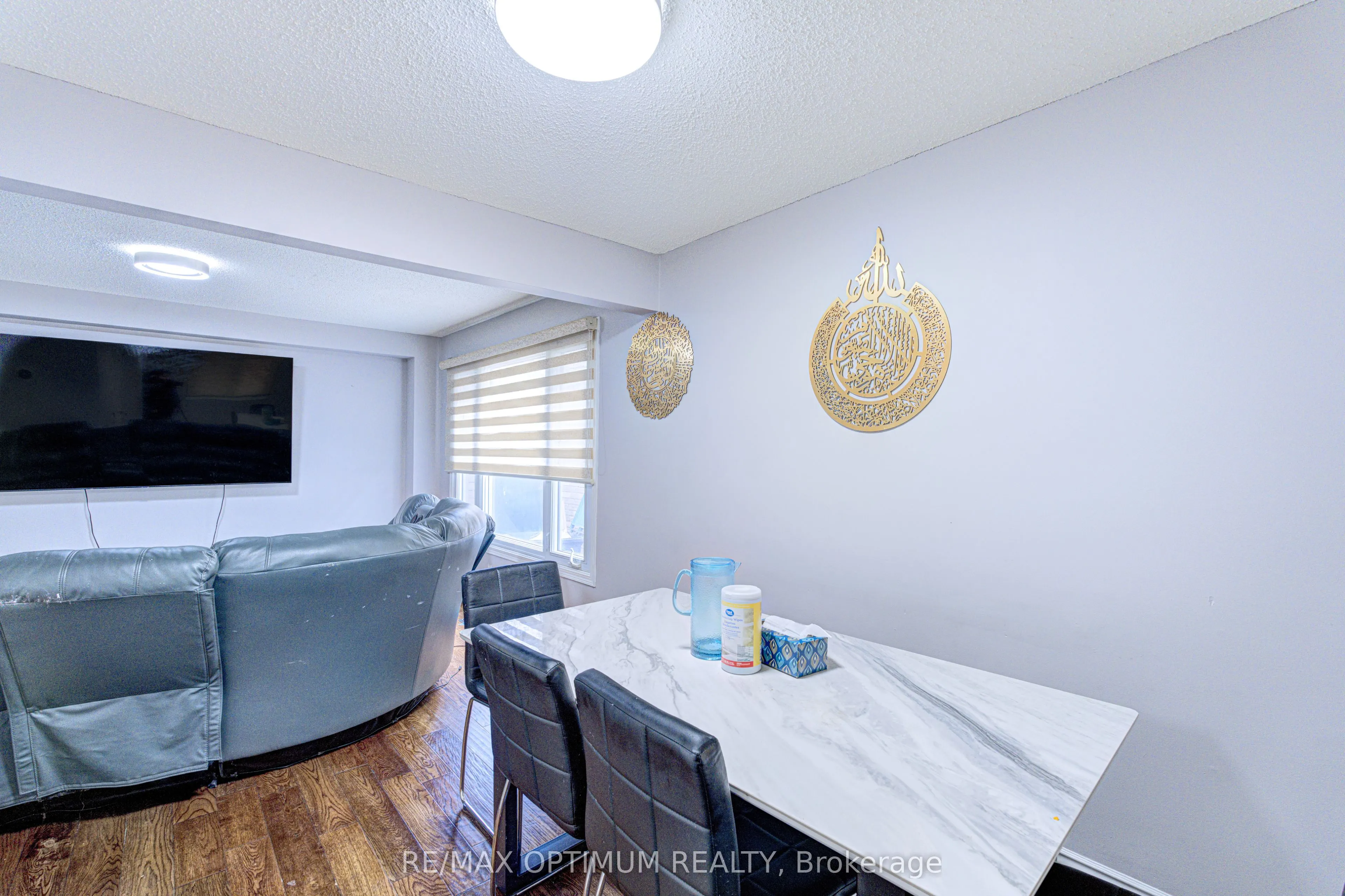 5 Roehampton Crescent