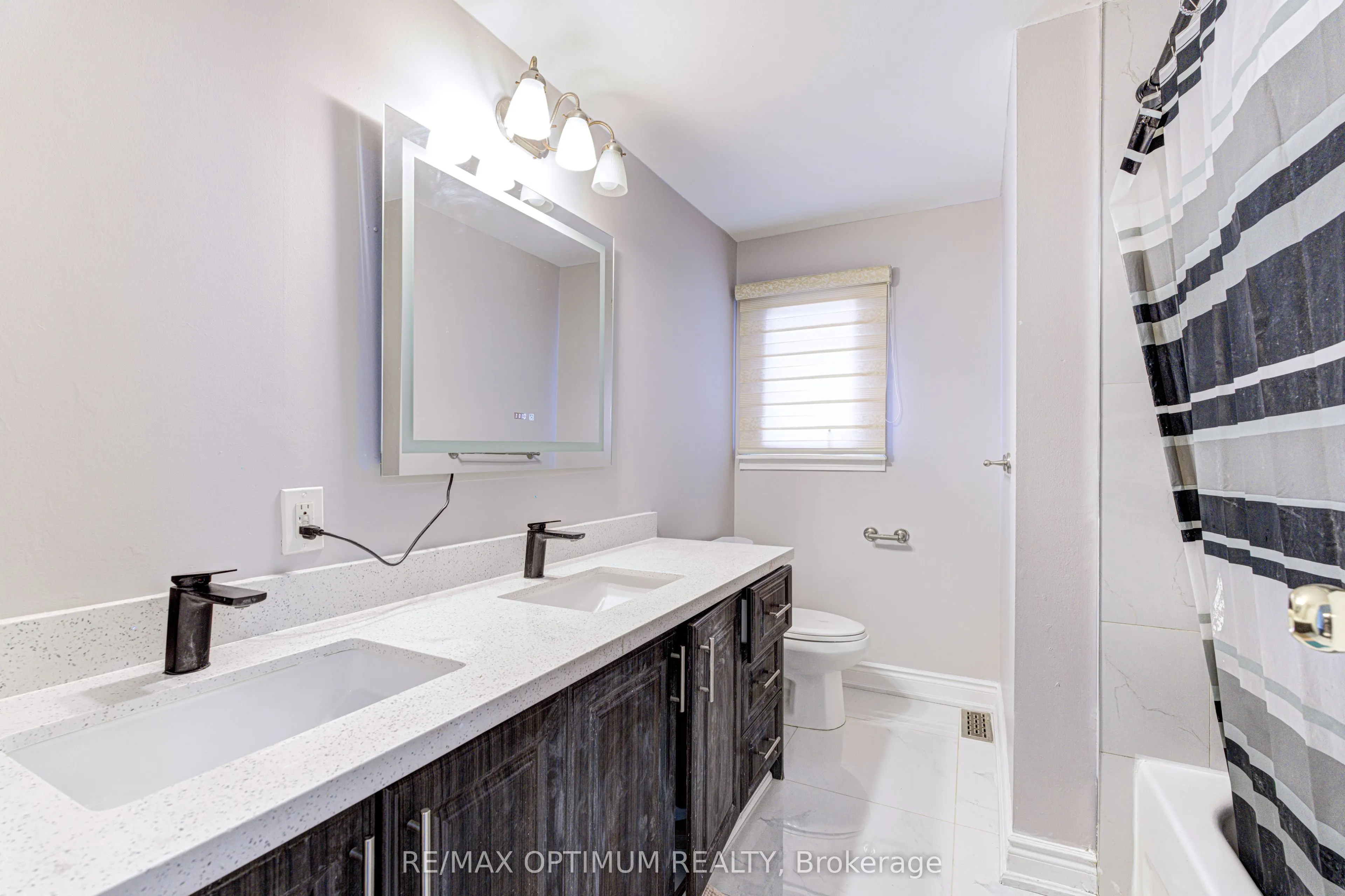 5 Roehampton Crescent