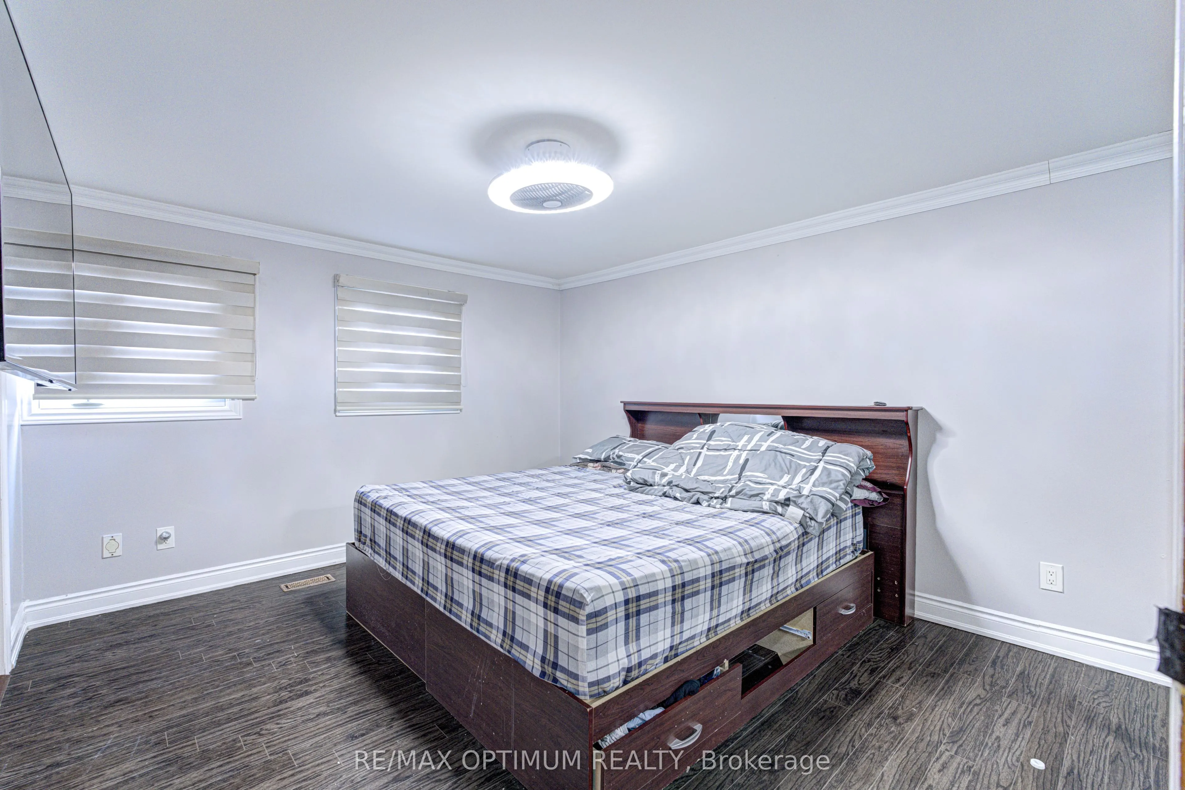5 Roehampton Crescent