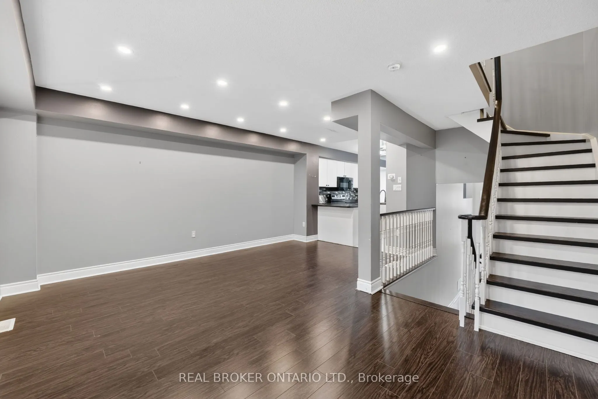5985 Creditview Road #8