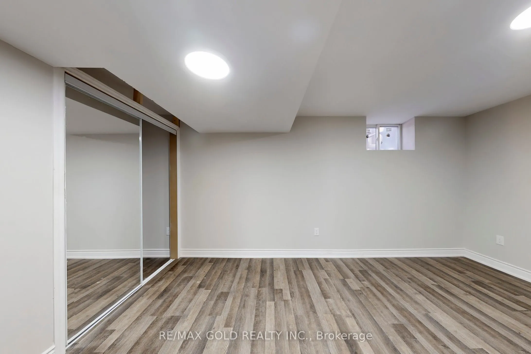189 Kingsview Boulevard