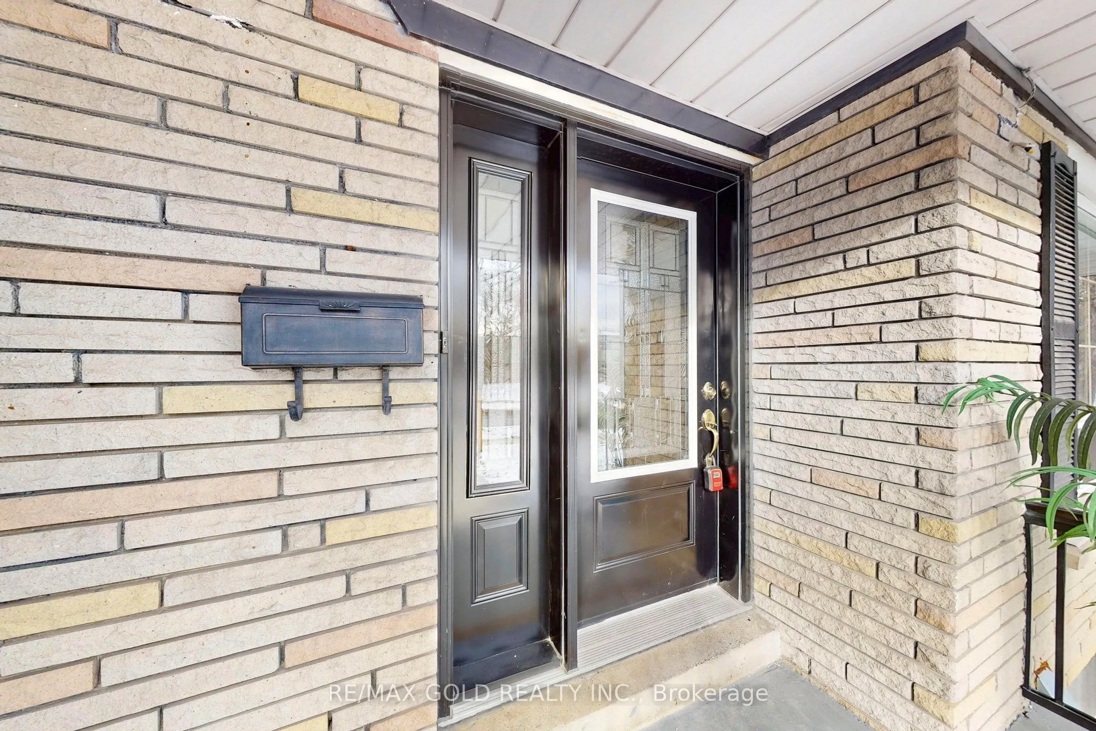 189 Kingsview Boulevard