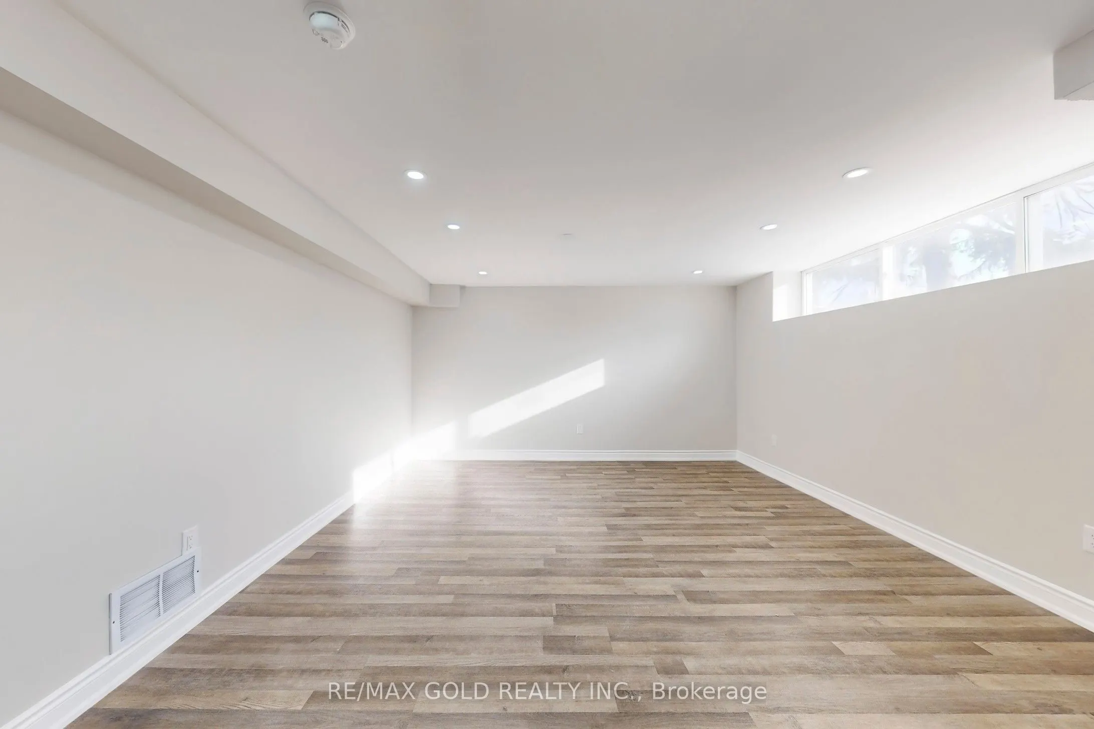 189 Kingsview Boulevard