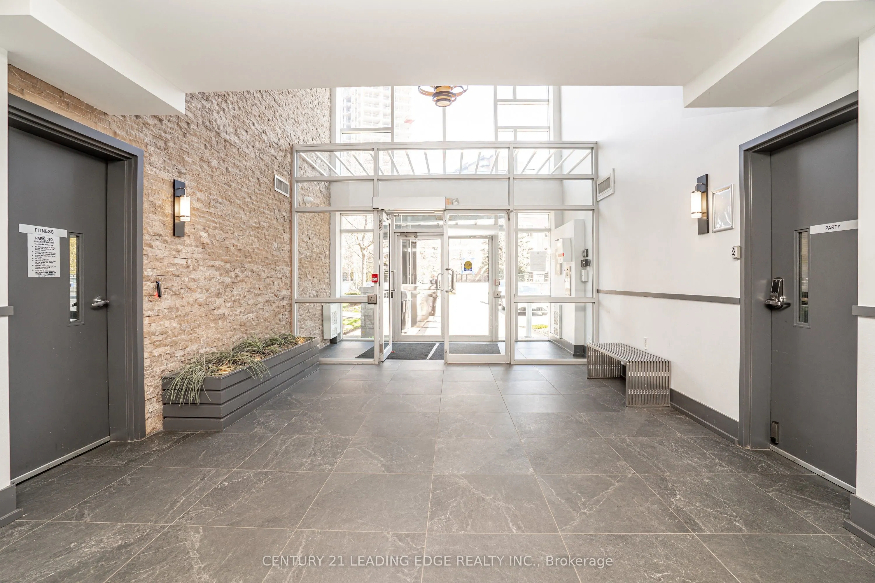 570 Lolita Gardens #421