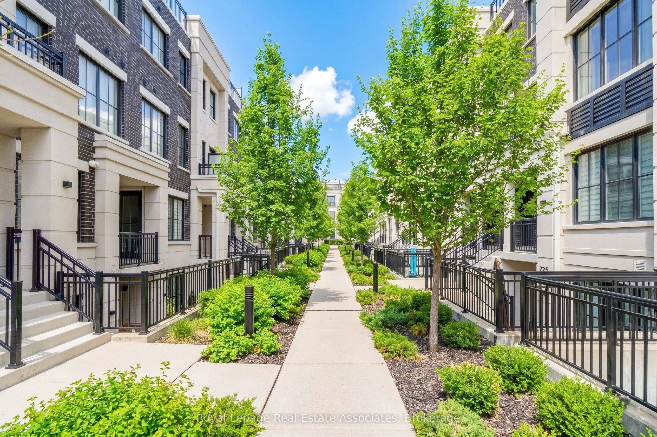 657 Cricklewood Drive #511