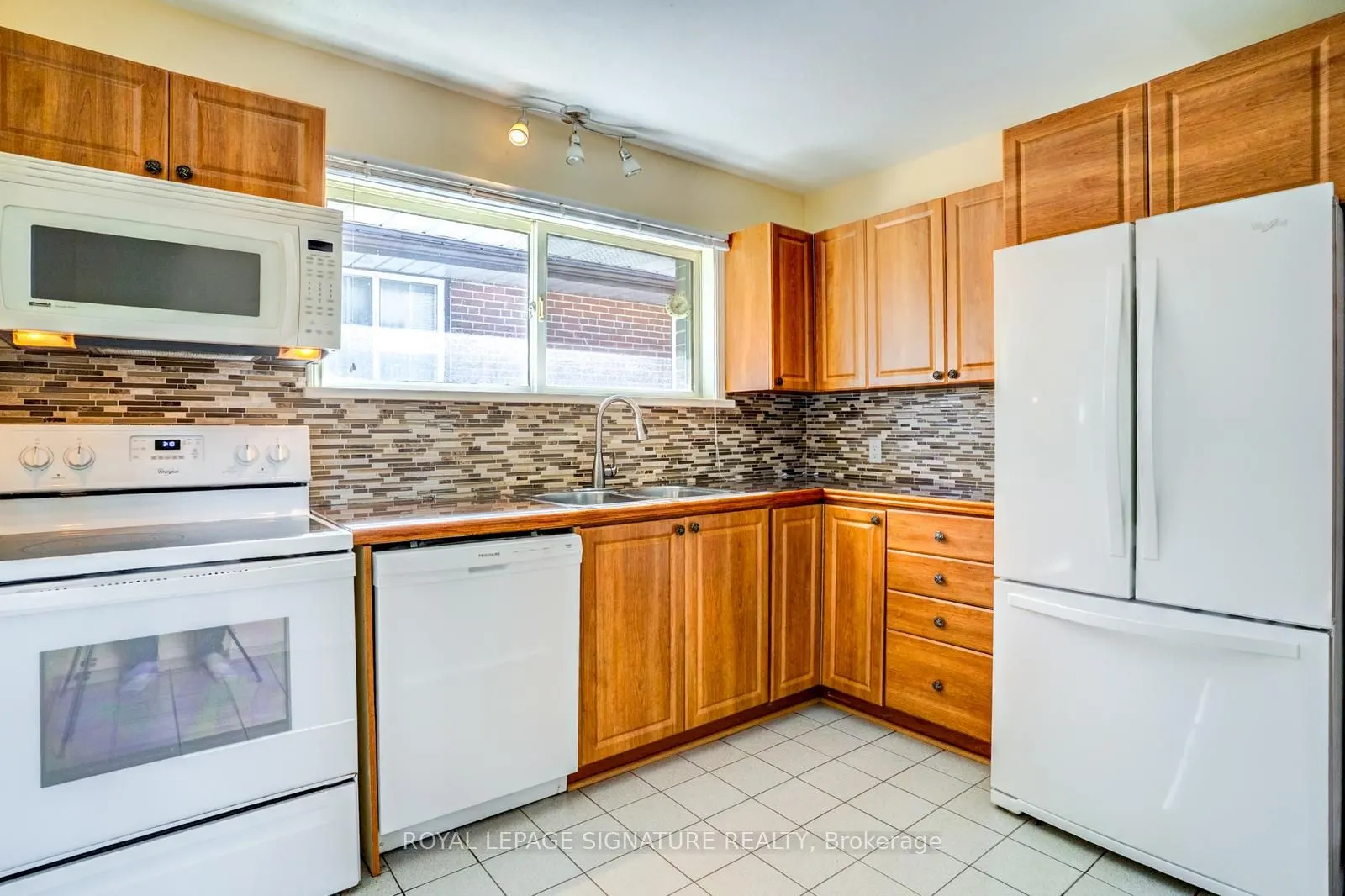 15 Epsom Downs Drive