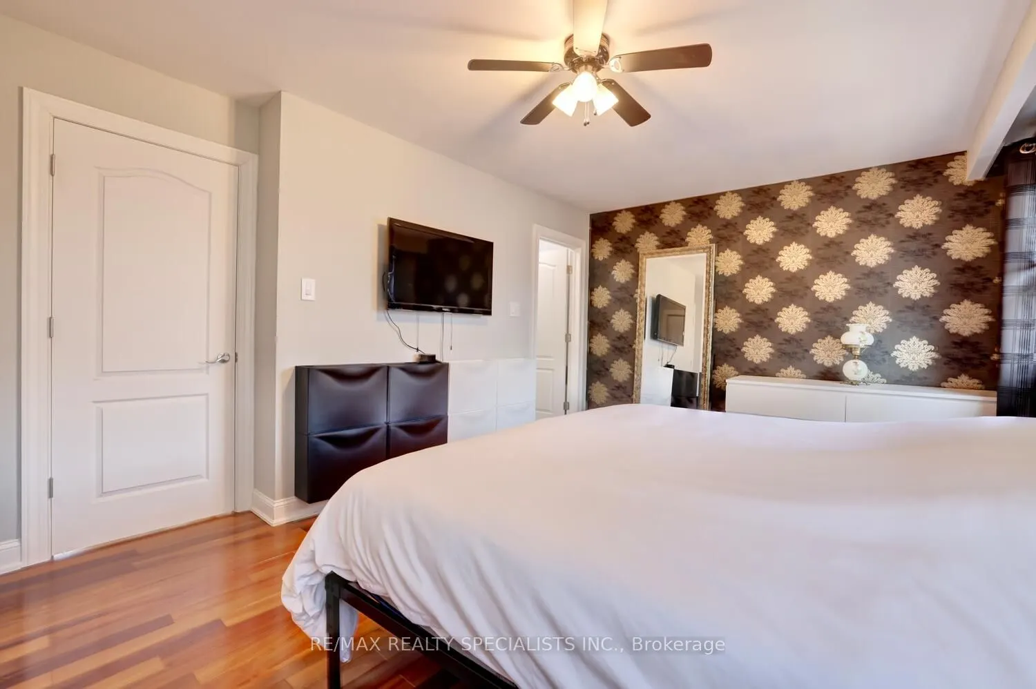 2445 Homelands Drive #25