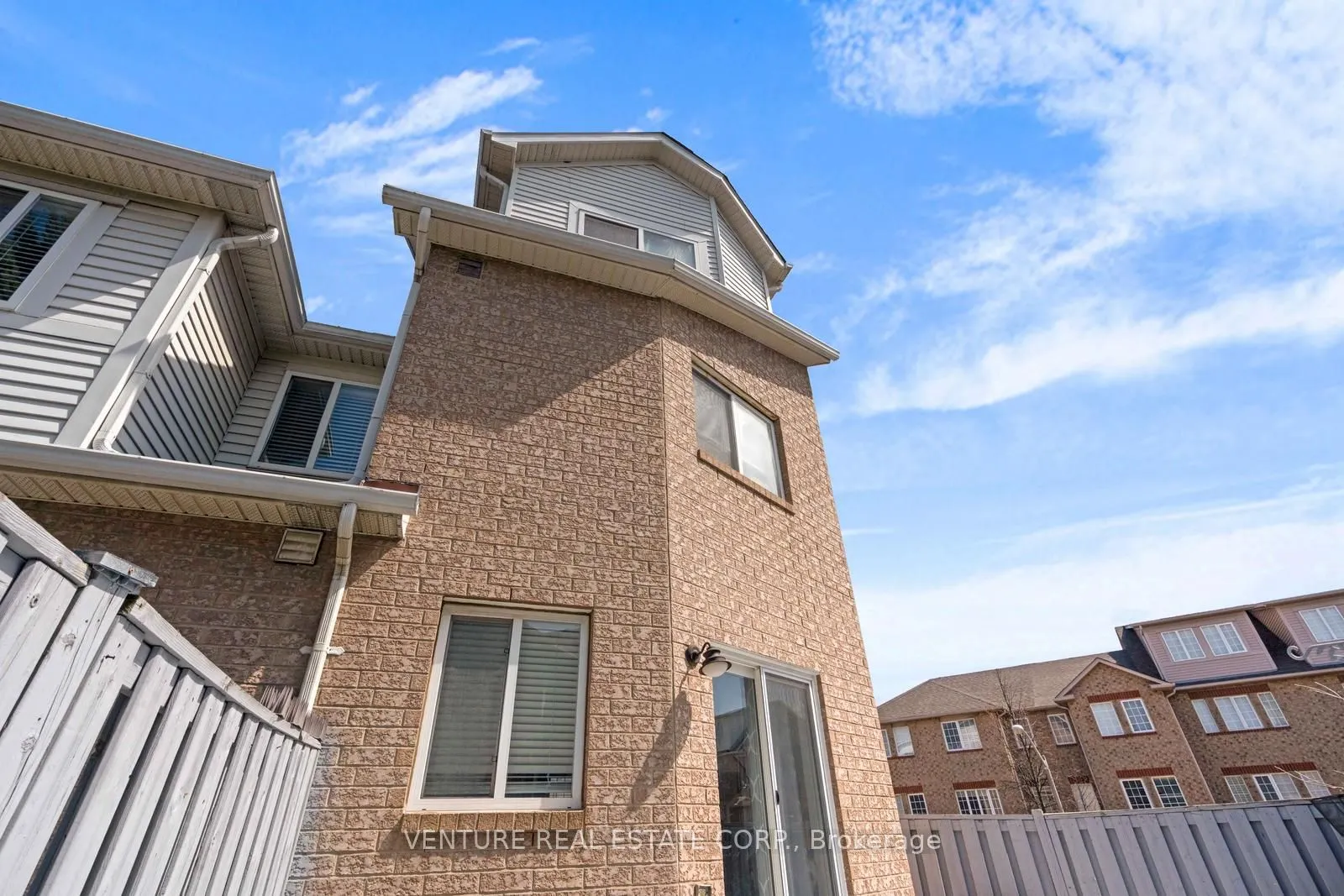 19 Spadina Road #19