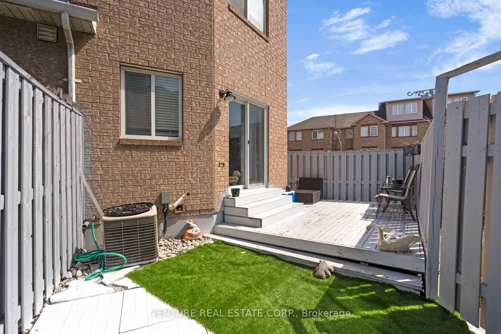 19 Spadina Road #19