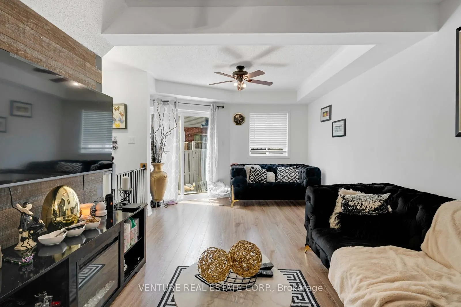 19 Spadina Road #19