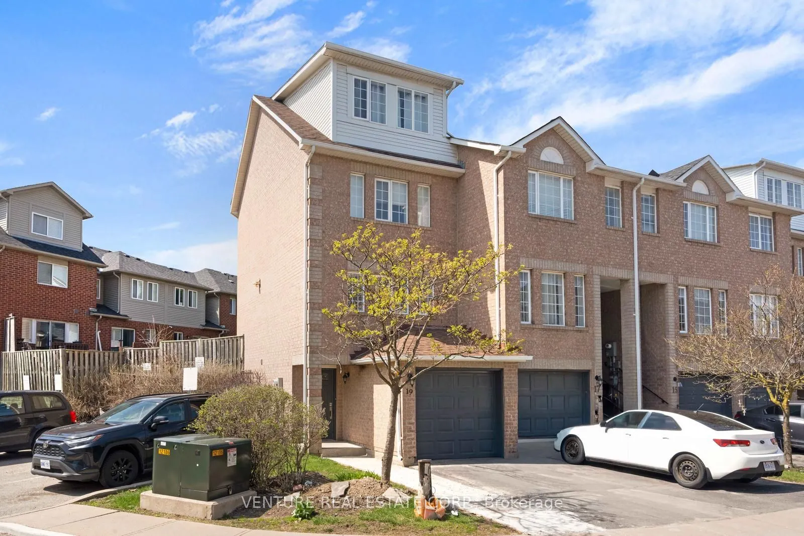 19 Spadina Road #19