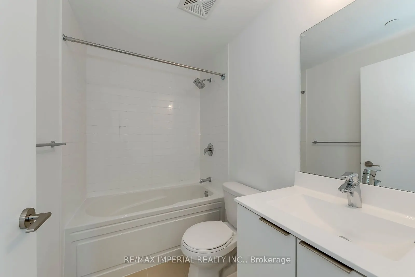 20 Shore Breeze Drive #2007