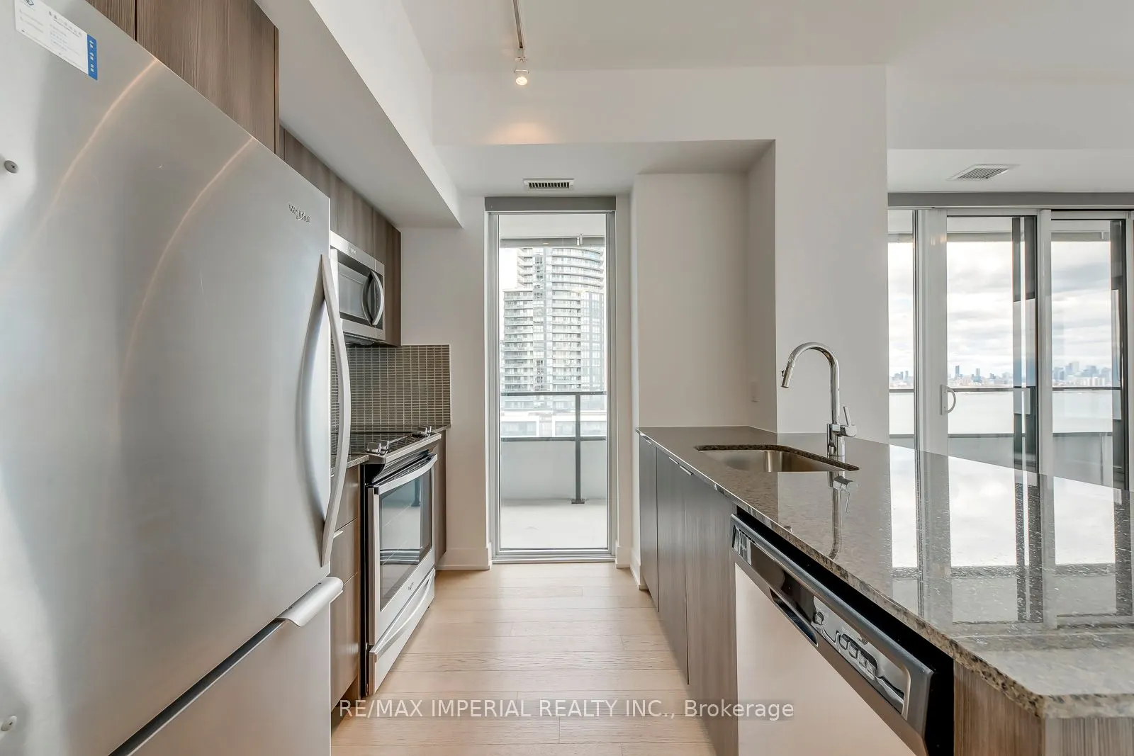 20 Shore Breeze Drive #2007