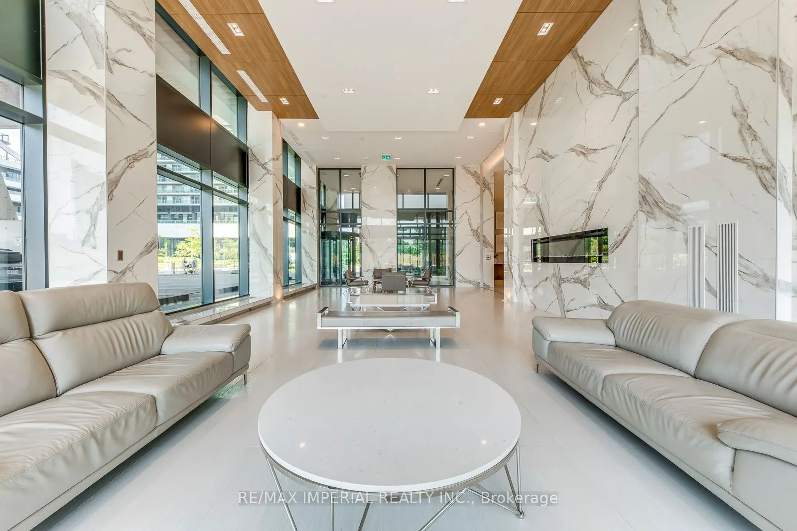 20 Shore Breeze Drive #2007