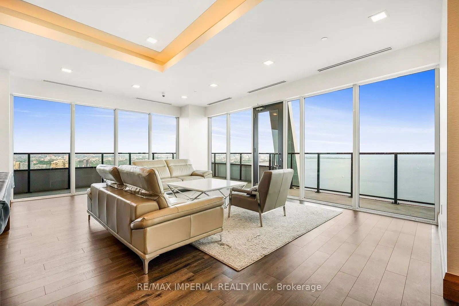 20 Shore Breeze Drive #2007