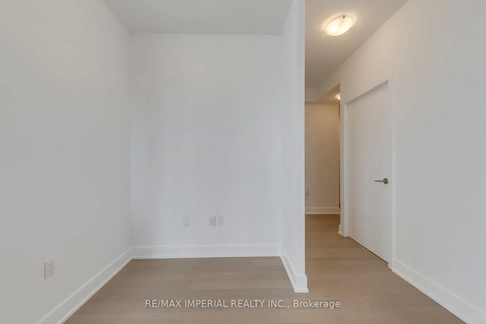 20 Shore Breeze Drive #2007