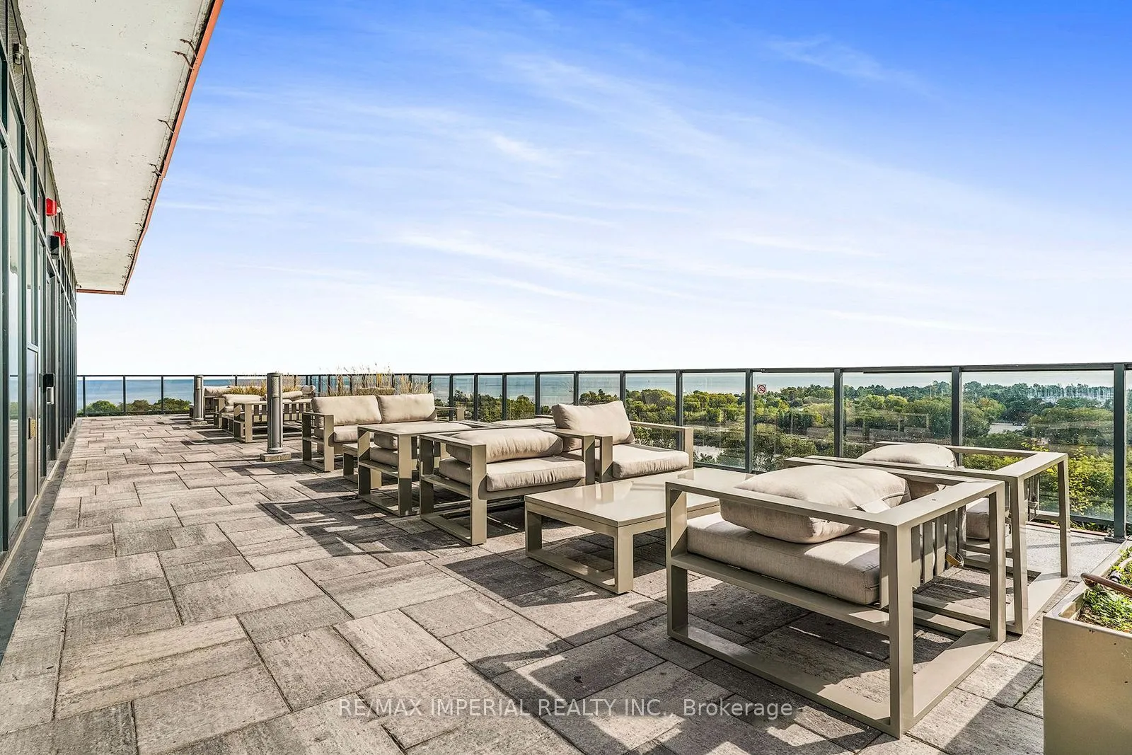 20 Shore Breeze Drive #2007