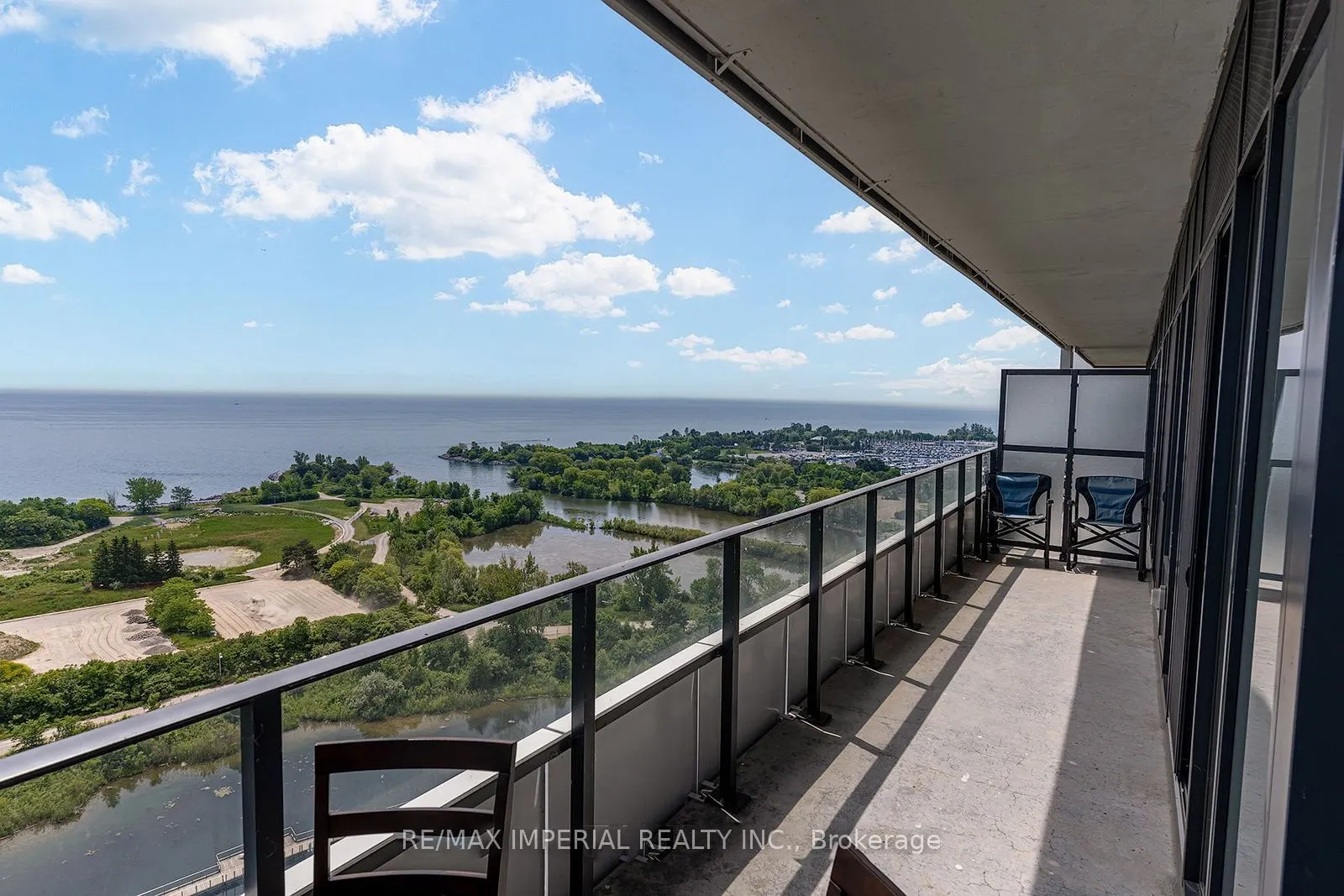 20 Shore Breeze Drive #2007